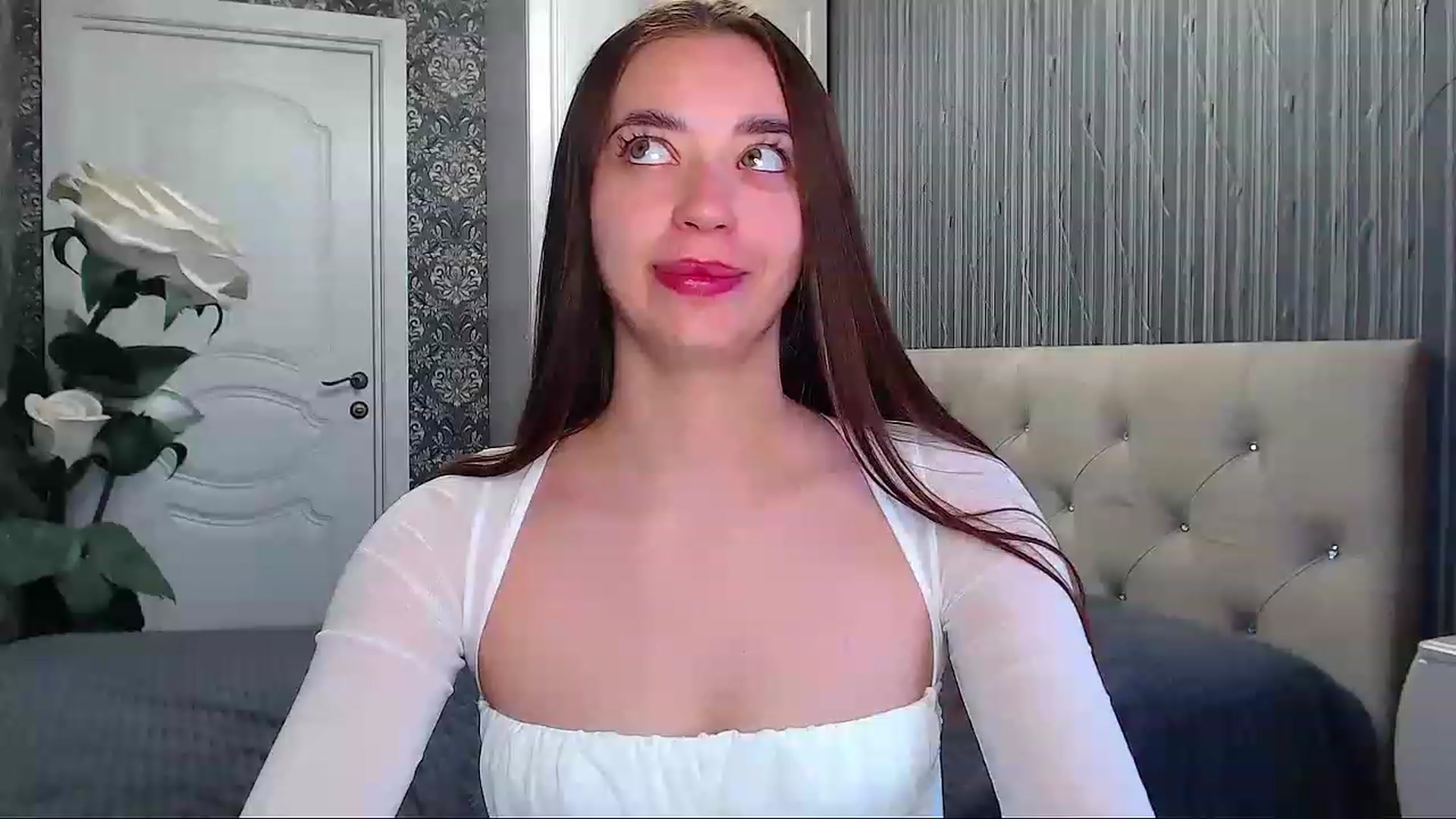 Gallery image thumbnail from EmeraldLilyyy's myfreecams stream on, 06/08/2023, 07:38 image 12 of 20