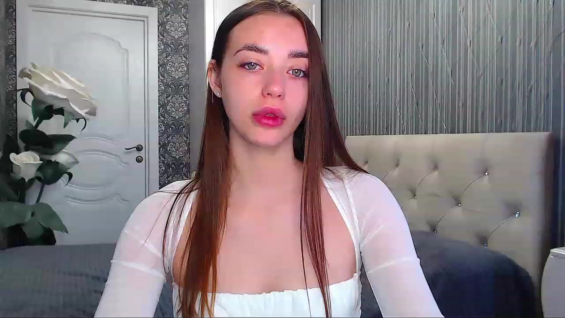 Gallery image thumbnail from EmeraldLilyyy's myfreecams stream on, 06/08/2023, 07:38 image 8 of 20