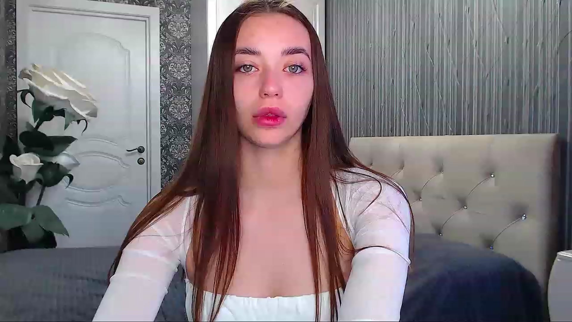Gallery image thumbnail from EmeraldLilyyy's myfreecams stream on, 06/08/2023, 07:38 image 16 of 20