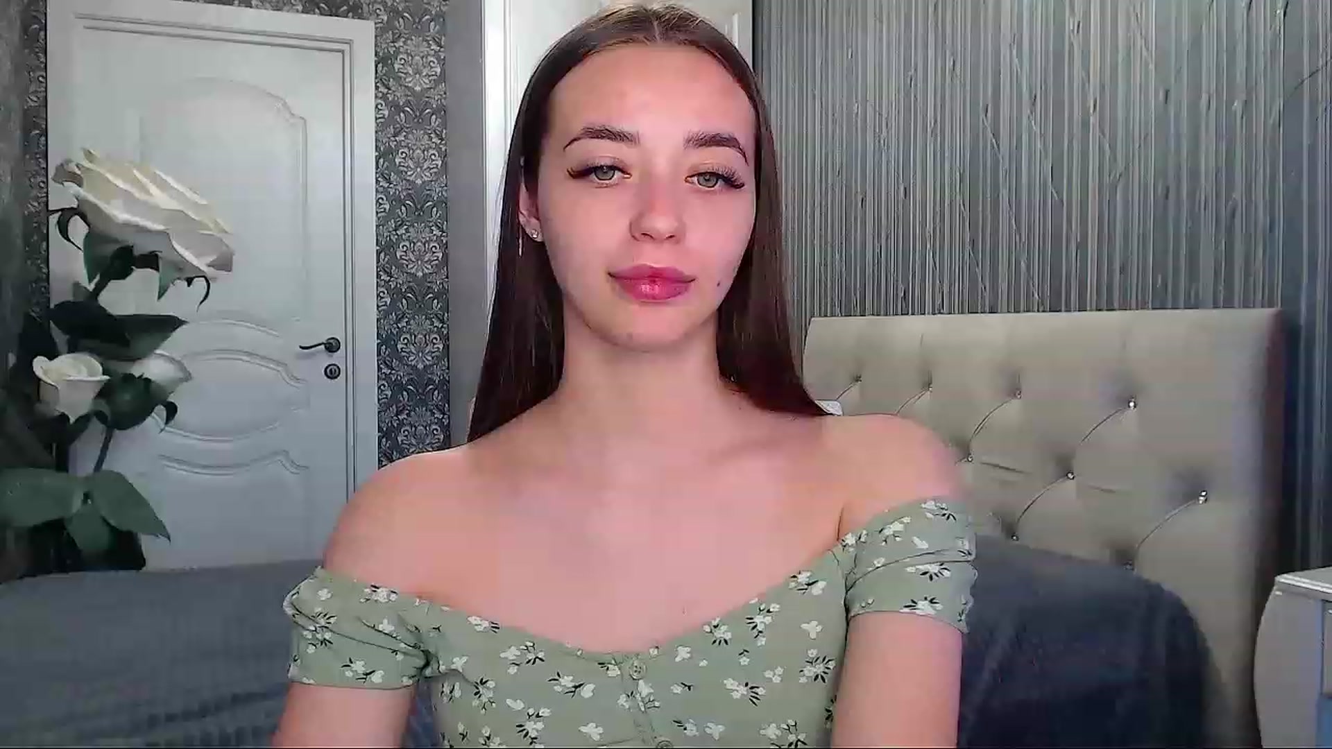 Gallery image thumbnail from EmeraldLilyyy's myfreecams stream on, 06/09/2023, 11:54 image 6 of 20