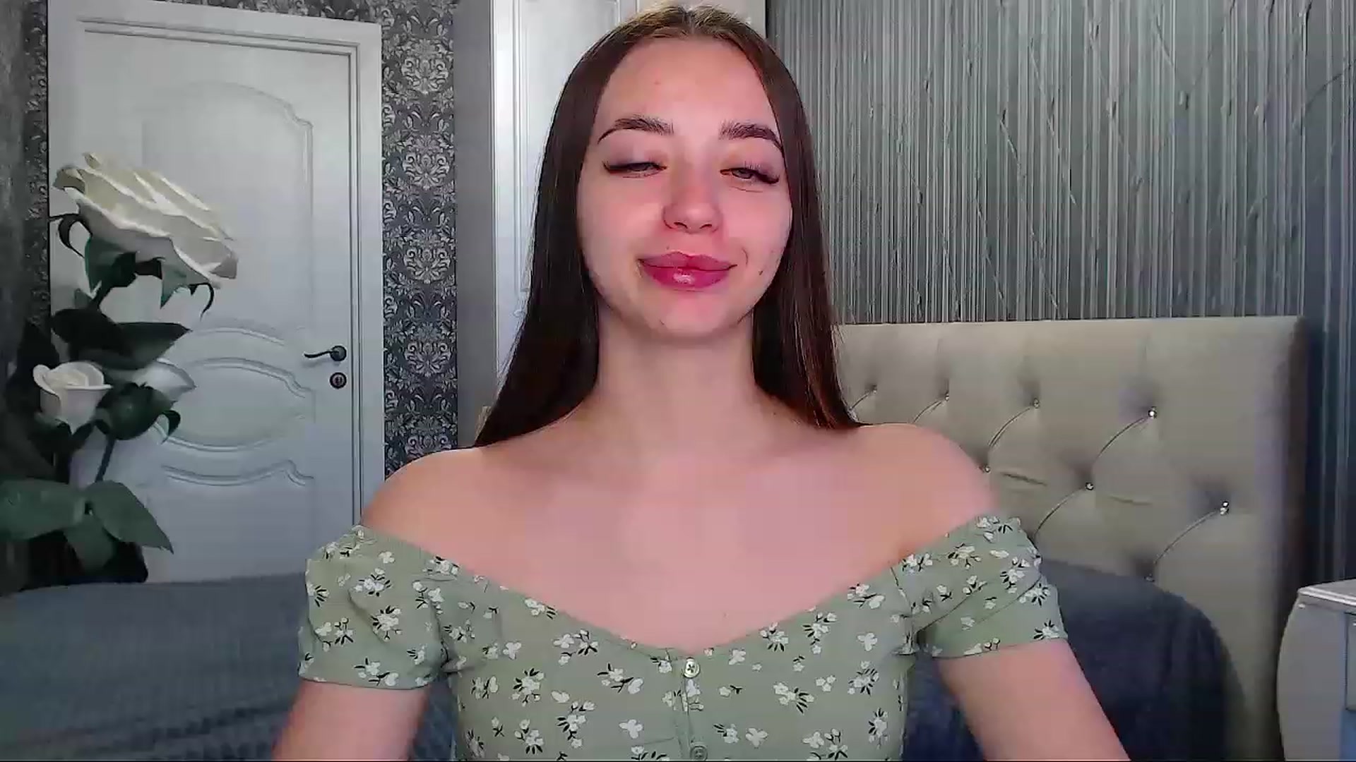 Gallery image thumbnail from EmeraldLilyyy's myfreecams stream on, 06/09/2023, 11:54 image 1 of 20