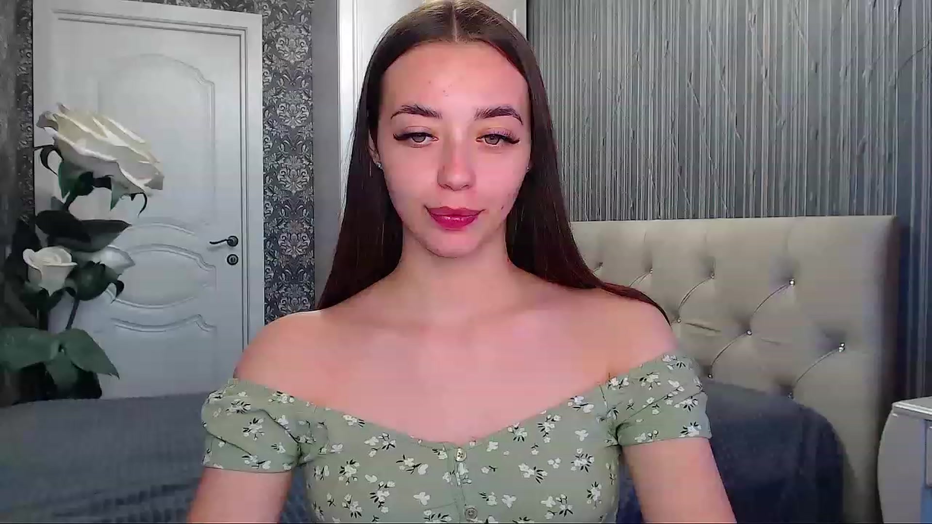 Gallery image thumbnail from EmeraldLilyyy's myfreecams stream on, 06/09/2023, 11:54 image 10 of 20