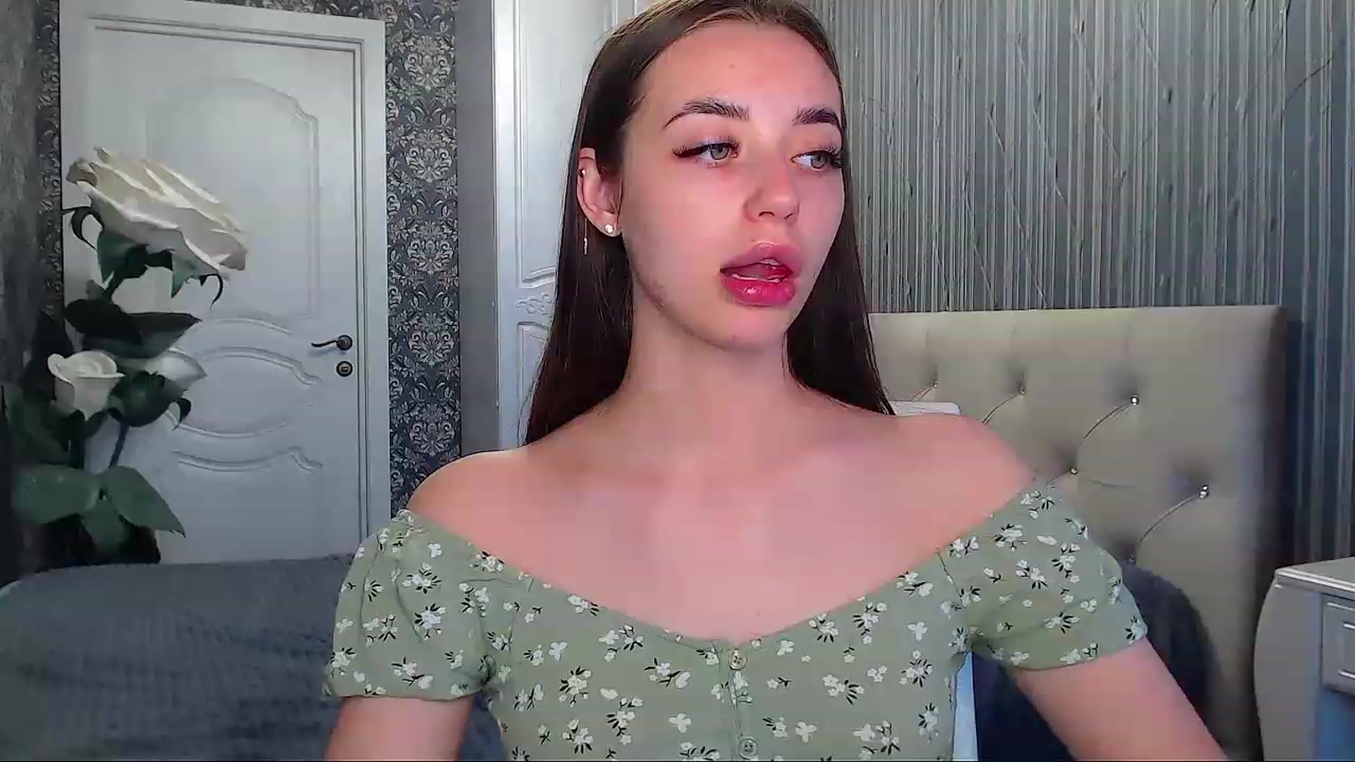 Gallery image thumbnail from EmeraldLilyyy's myfreecams stream on, 06/09/2023, 12:30 image 6 of 20