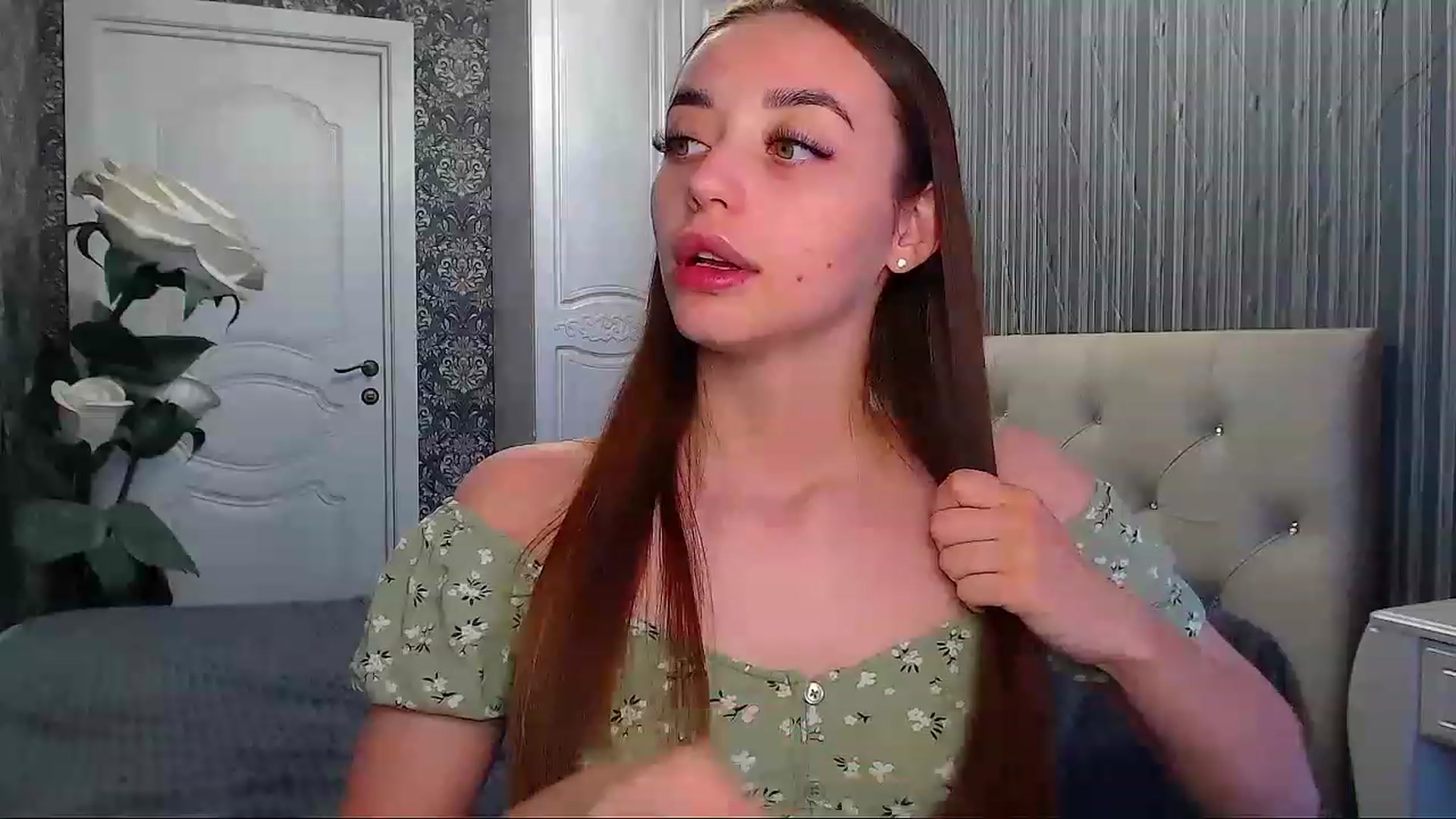 Gallery image thumbnail from EmeraldLilyyy's myfreecams stream on, 06/09/2023, 12:30 image 11 of 20