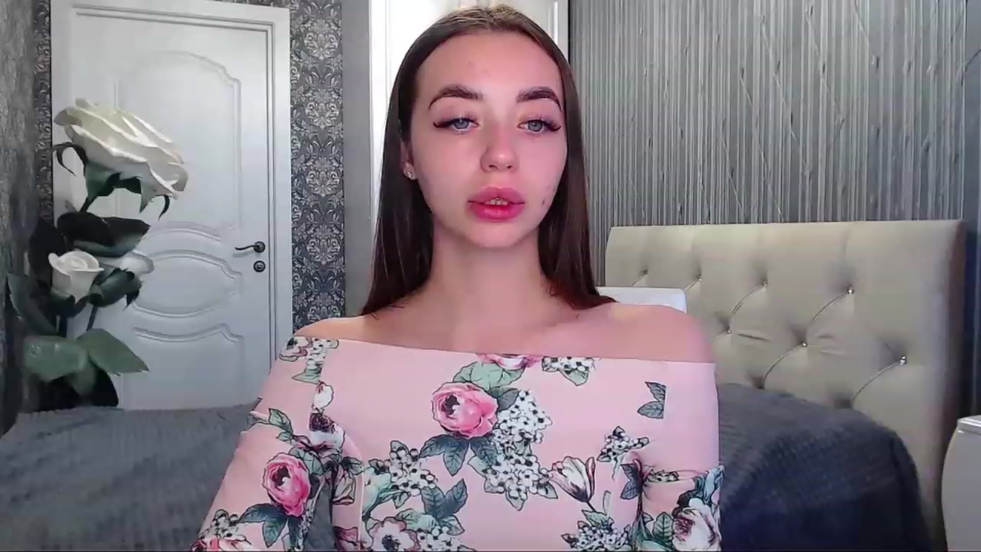 Gallery image thumbnail from EmeraldLilyyy's myfreecams stream on, 06/10/2023, 12:54 image 3 of 20