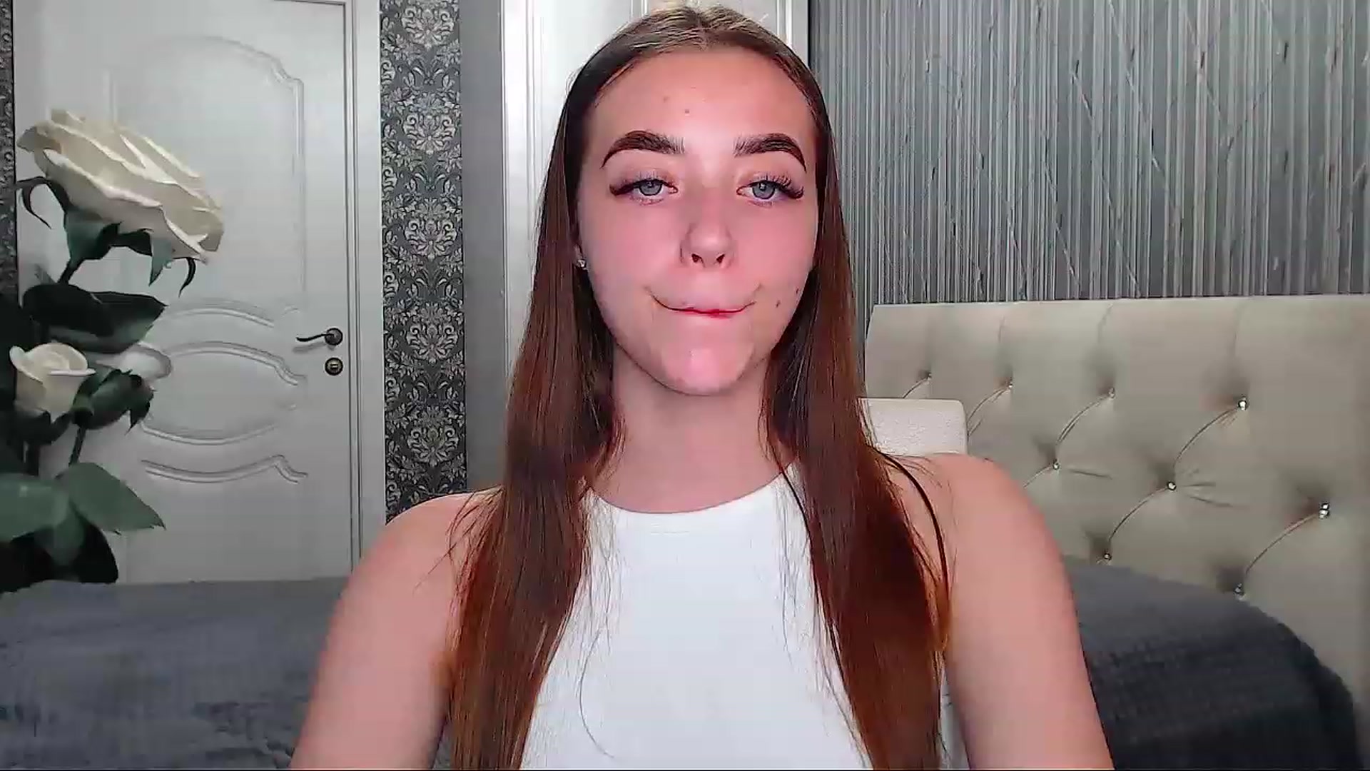 Gallery image thumbnail from EmeraldLilyyy's myfreecams stream on, 06/11/2023, 10:41 image 16 of 20