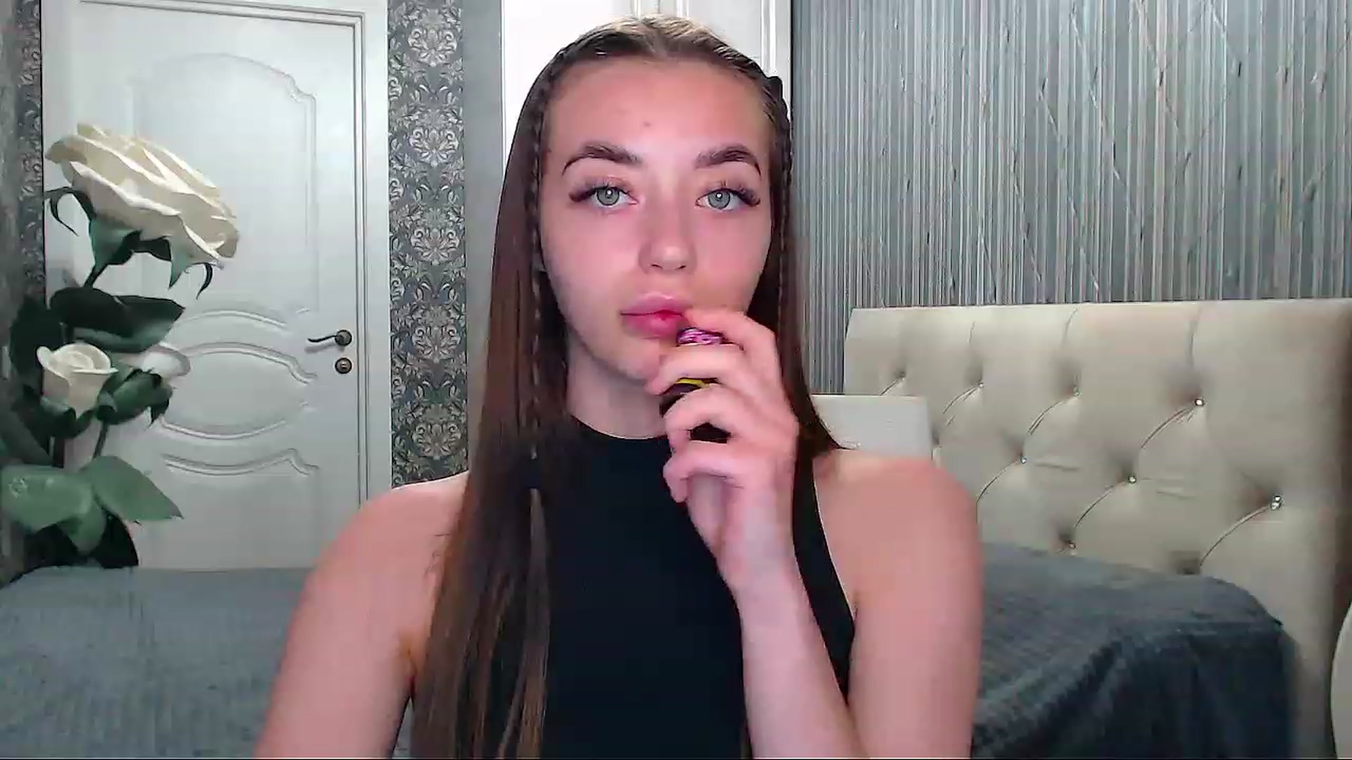 Gallery image thumbnail from EmeraldLilyyy's myfreecams stream on, 06/12/2023, 16:47 image 10 of 20