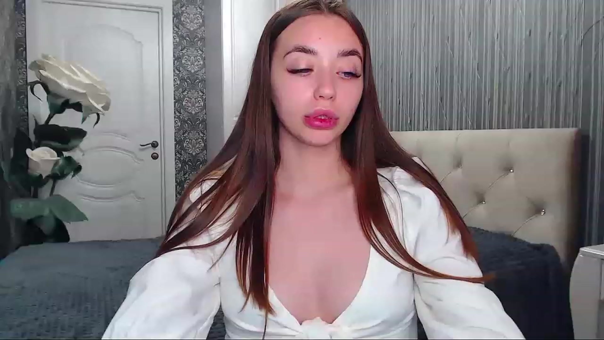 Gallery image thumbnail from EmeraldLilyyy's myfreecams stream on, 06/13/2023, 12:04 image 2 of 20
