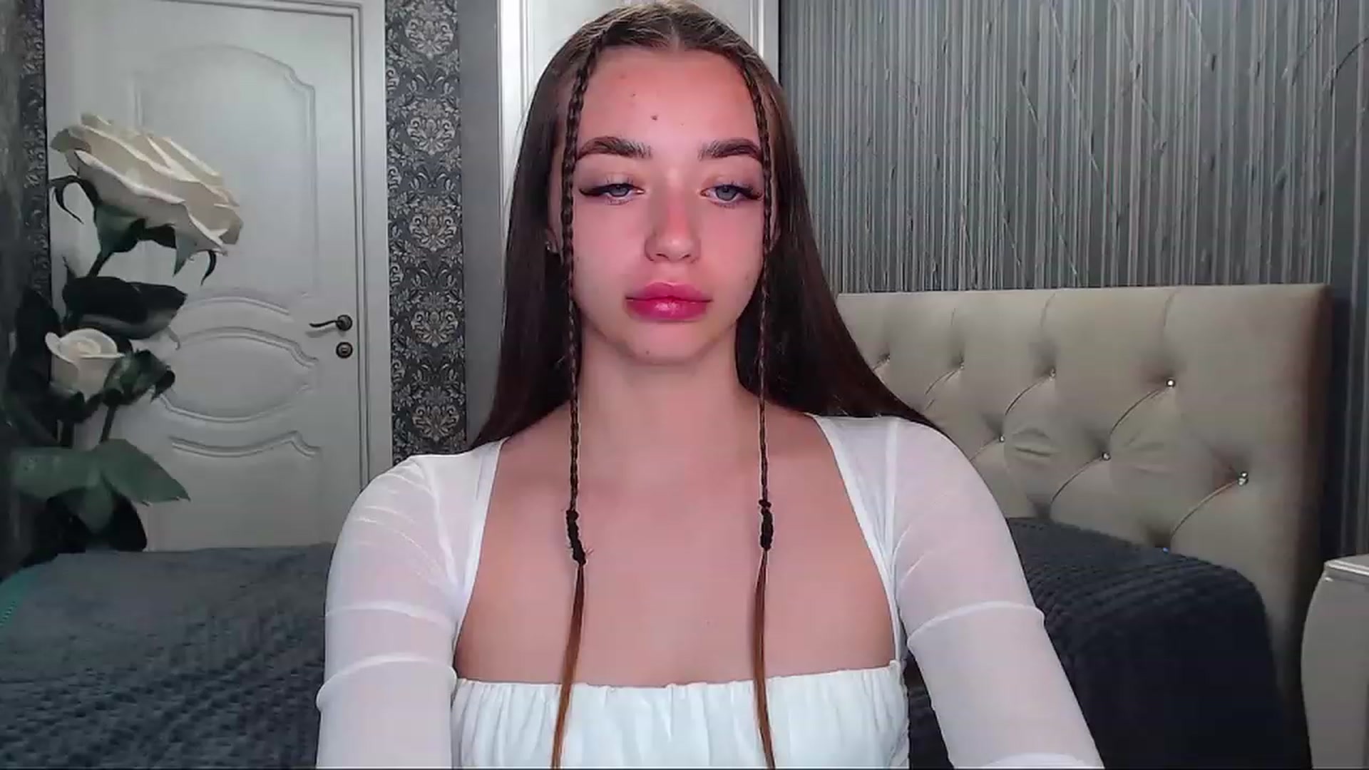 Gallery image thumbnail from EmeraldLilyyy's myfreecams stream on, 06/15/2023, 07:17 image 3 of 20
