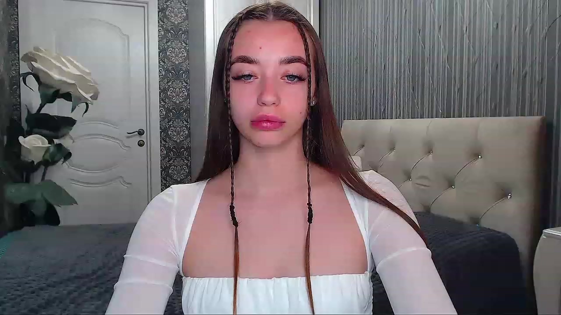 Gallery image thumbnail from EmeraldLilyyy's myfreecams stream on, 06/15/2023, 07:17 image 12 of 20