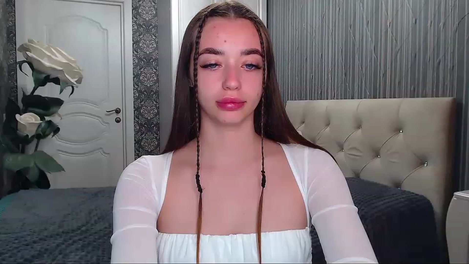 Gallery image thumbnail from EmeraldLilyyy's myfreecams stream on, 06/15/2023, 07:17 image 6 of 20