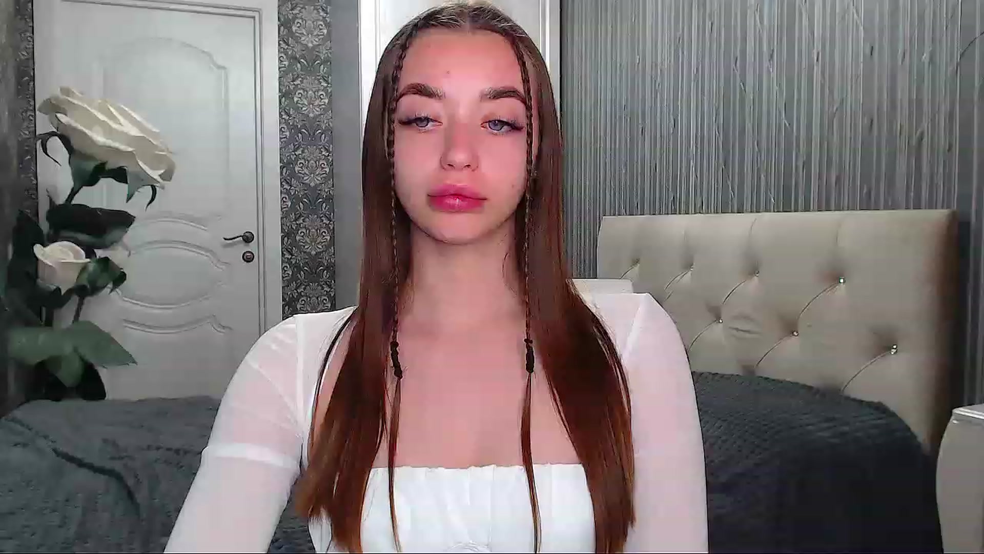 Gallery image thumbnail from EmeraldLilyyy's myfreecams stream on, 06/15/2023, 08:05 image 11 of 20