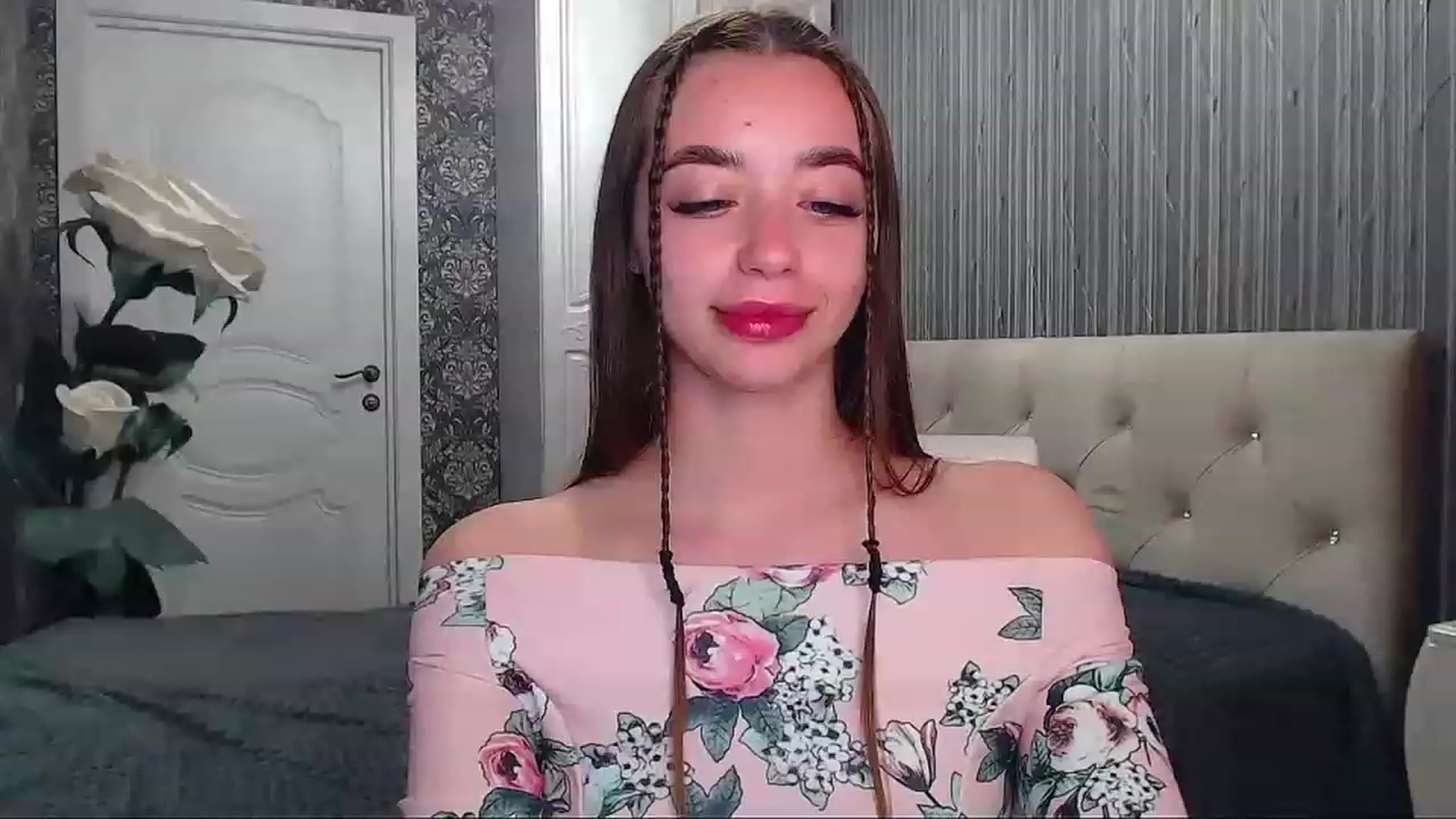 Gallery image thumbnail from EmeraldLilyyy's myfreecams stream on, 06/15/2023, 09:09 image 6 of 20