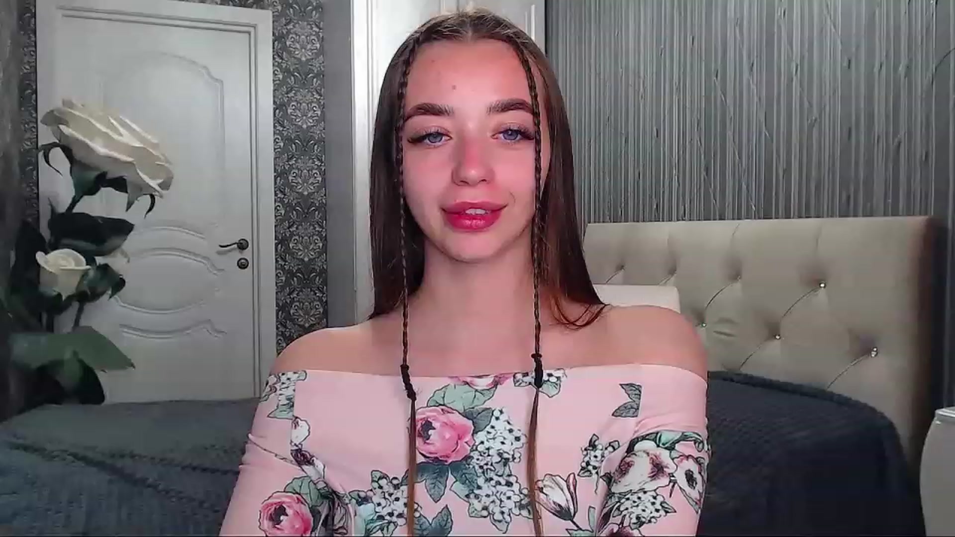 Gallery image thumbnail from EmeraldLilyyy's myfreecams stream on, 06/15/2023, 09:09 image 11 of 20