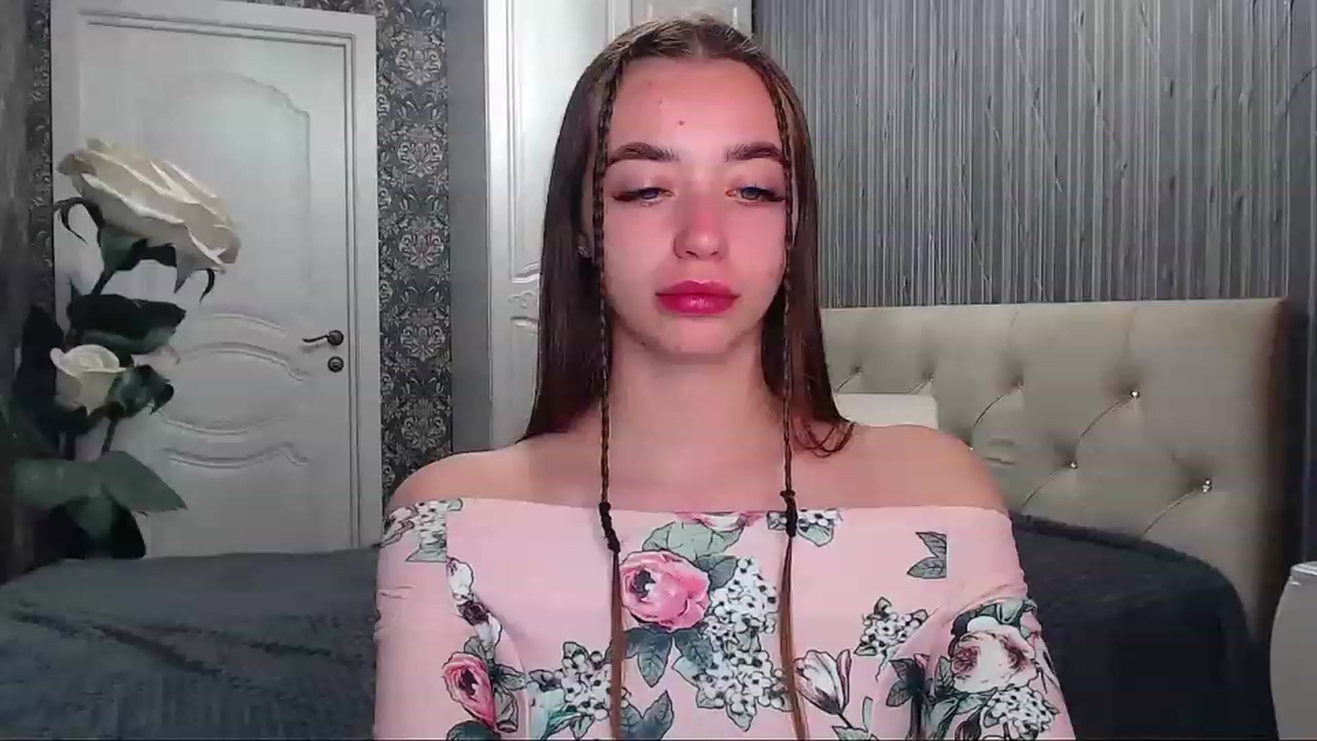 Gallery image thumbnail from EmeraldLilyyy's myfreecams stream on, 06/15/2023, 09:09 image 10 of 20
