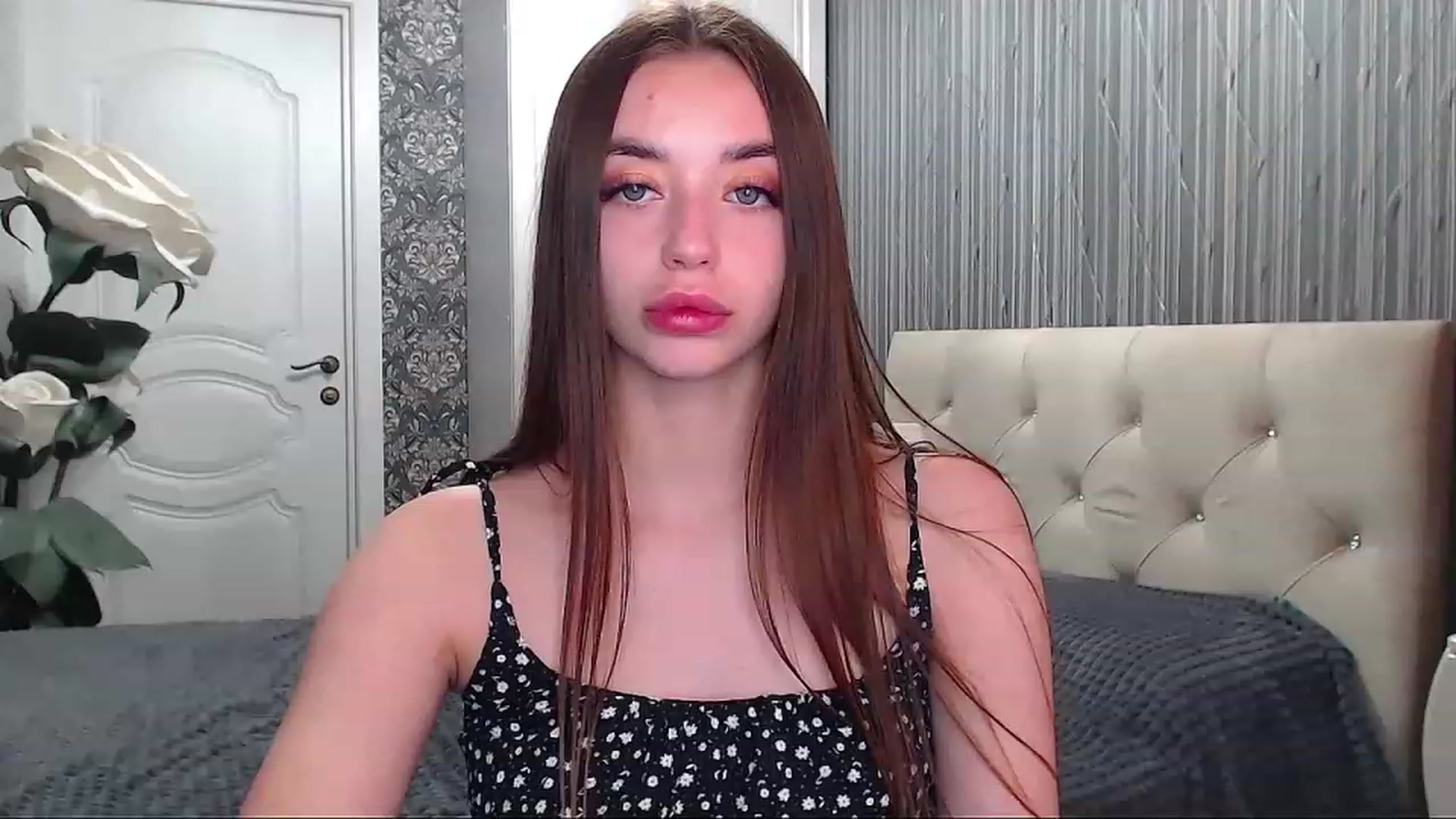 Gallery image thumbnail from EmeraldLilyyy's myfreecams stream on, 06/17/2023, 10:50 image 1 of 20