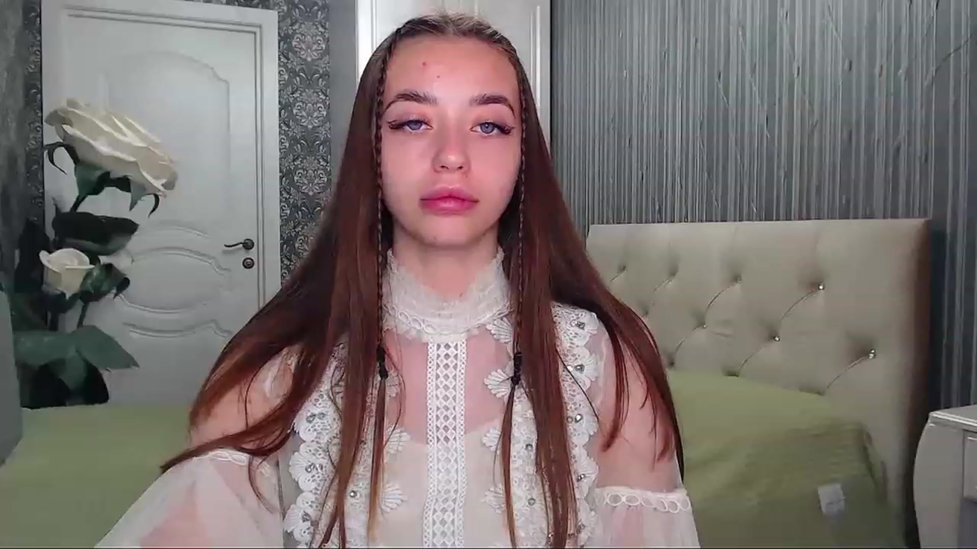 Gallery image thumbnail from EmeraldLilyyy's myfreecams stream on, 06/18/2023, 08:39 image 4 of 20