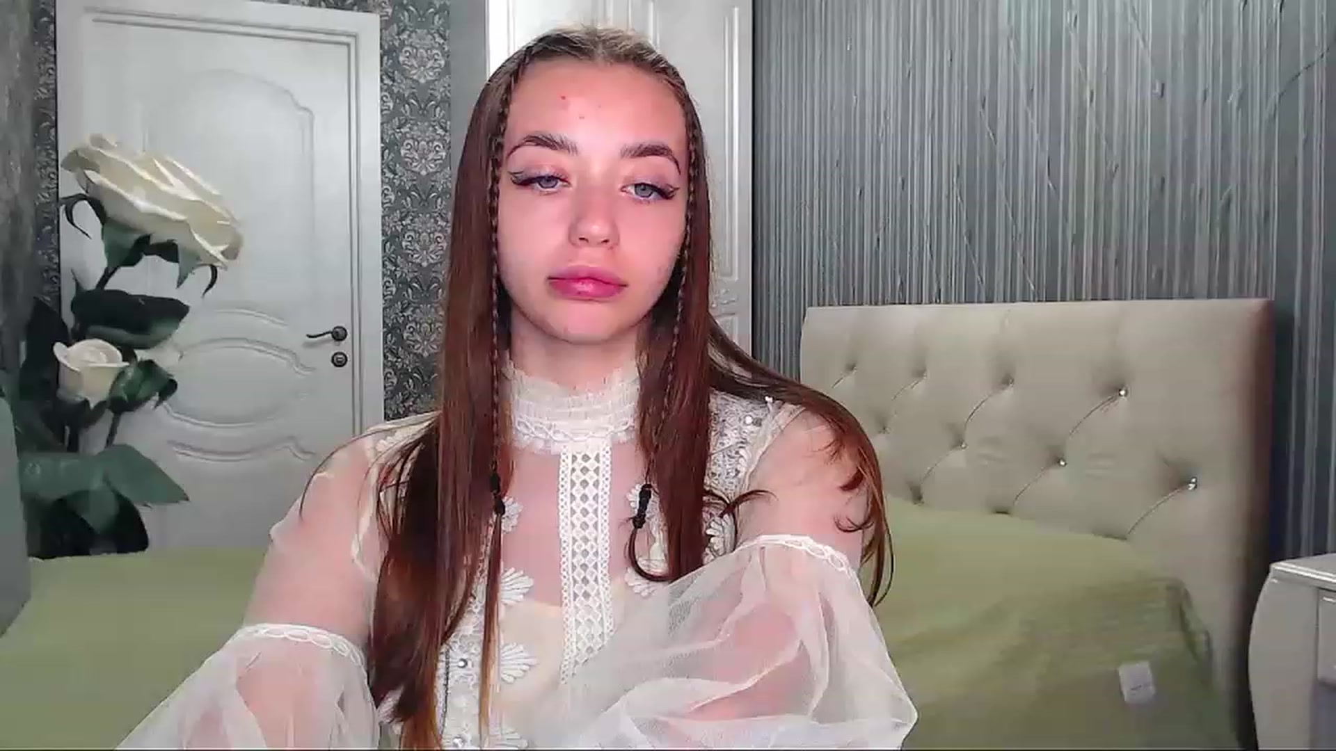 Gallery image thumbnail from EmeraldLilyyy's myfreecams stream on, 06/18/2023, 08:39 image 18 of 20