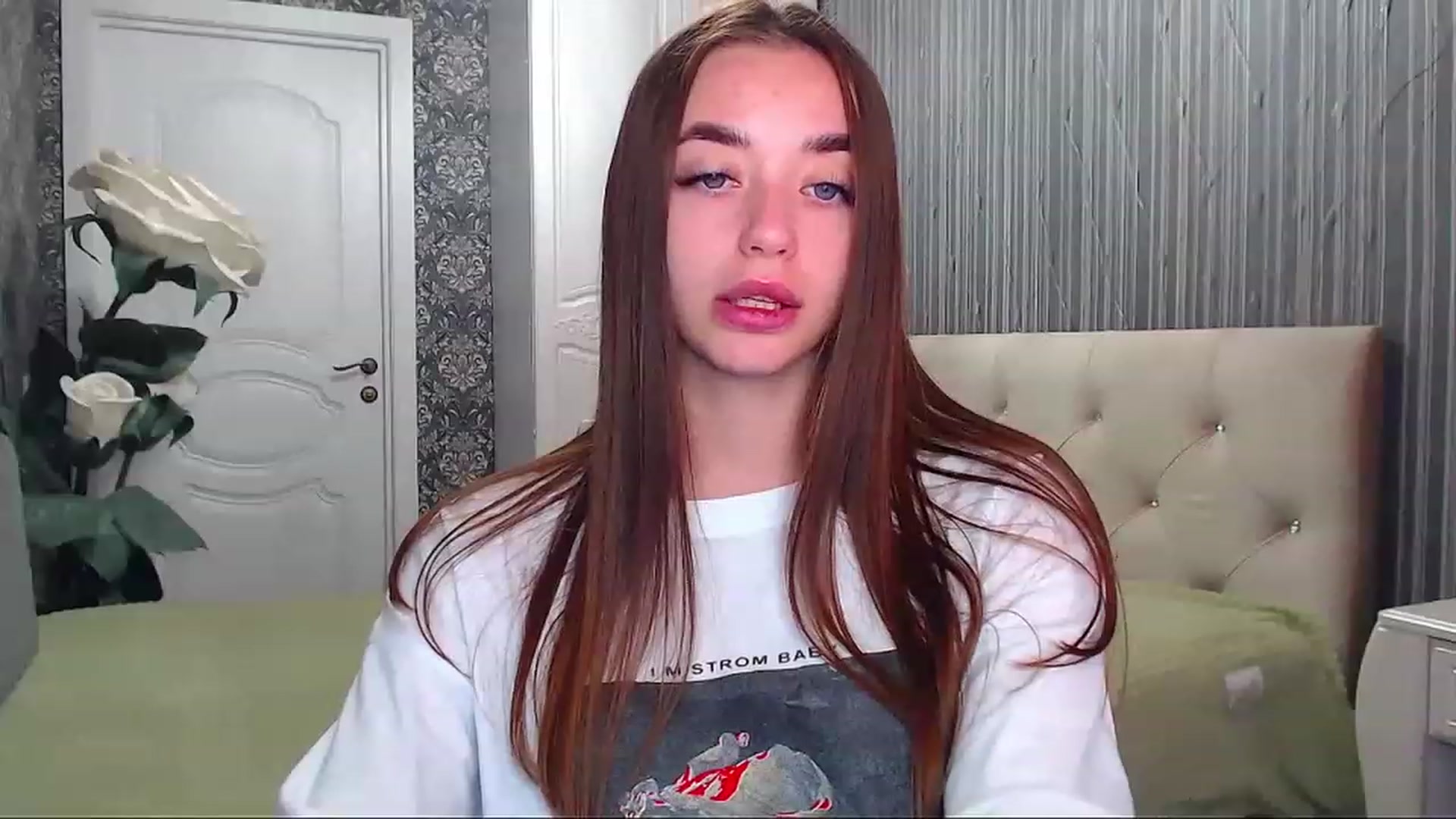 Gallery image thumbnail from EmeraldLilyyy's myfreecams stream on, 06/20/2023, 08:18 image 6 of 20