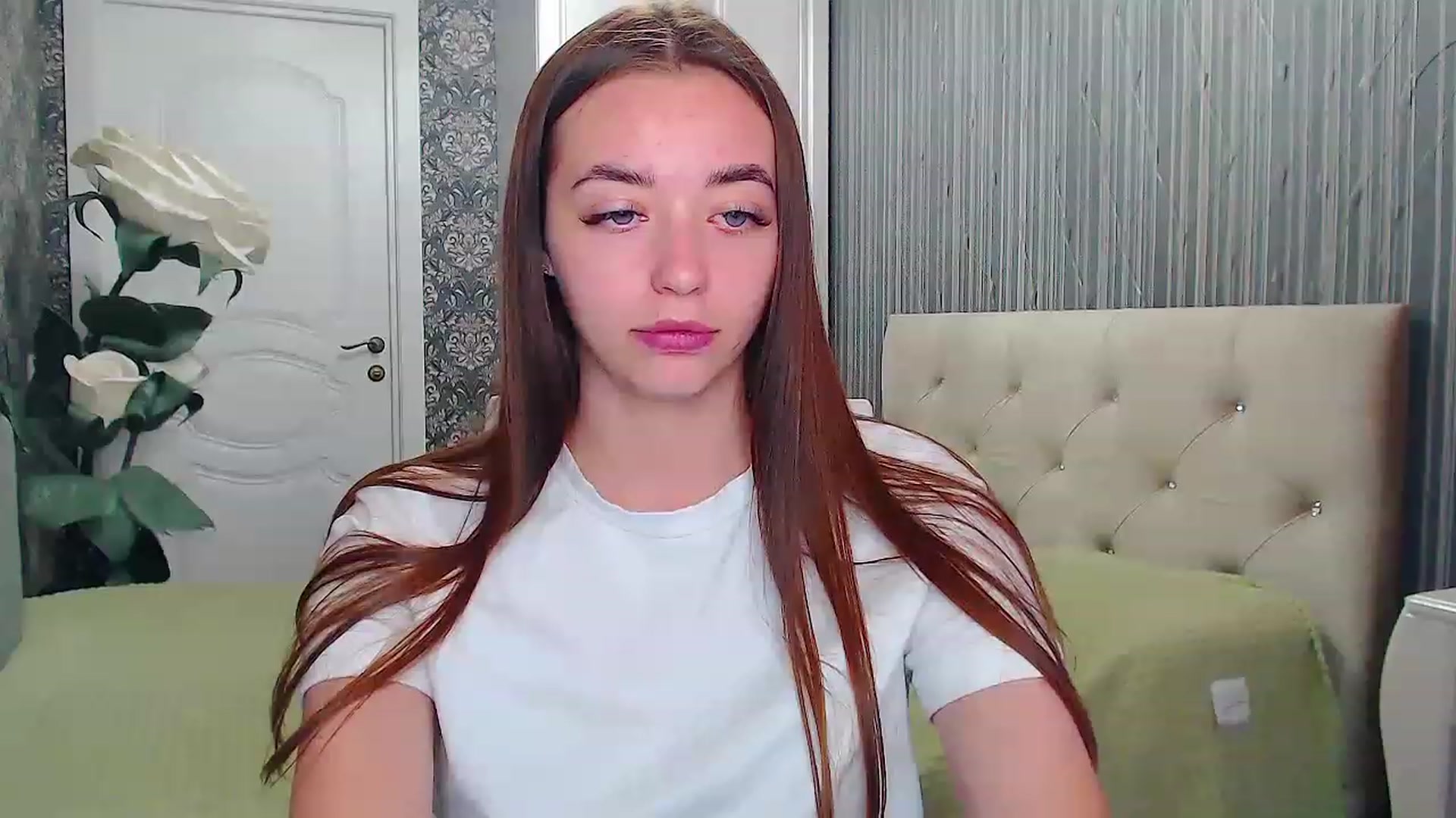 Gallery image thumbnail from EmeraldLilyyy's myfreecams stream on, 06/24/2023, 10:36 image 11 of 20