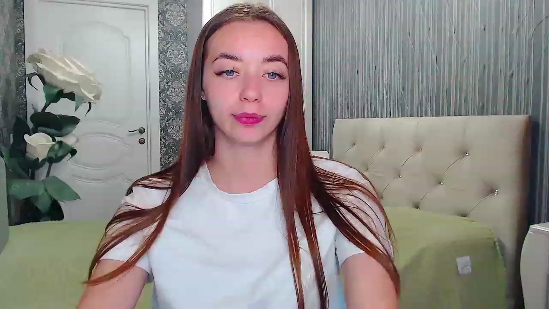 Gallery image thumbnail from EmeraldLilyyy's myfreecams stream on, 06/24/2023, 10:36 image 12 of 20