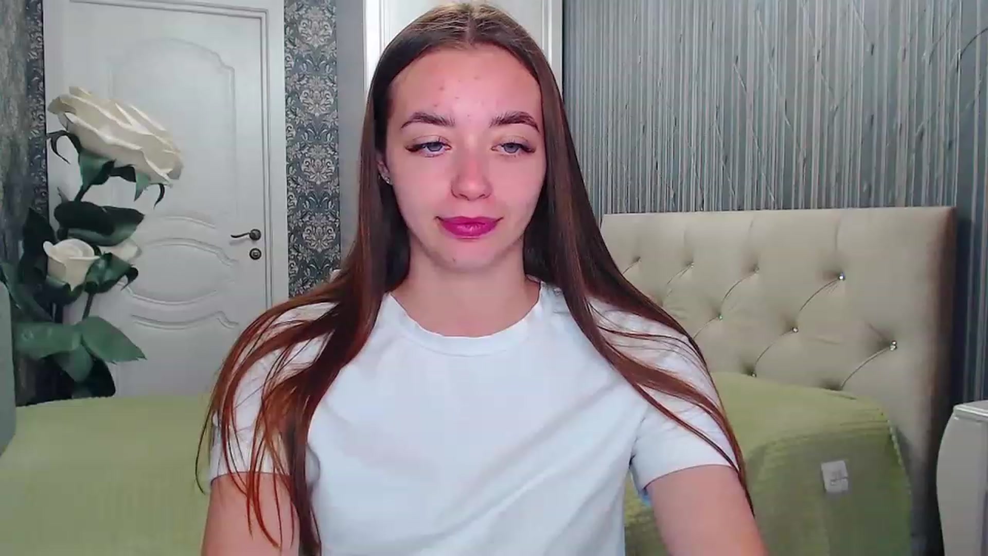 Gallery image thumbnail from EmeraldLilyyy's myfreecams stream on, 06/24/2023, 10:36 image 2 of 20