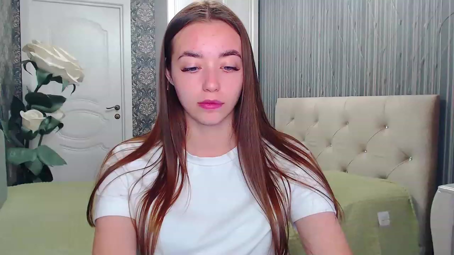 Gallery image thumbnail from EmeraldLilyyy's myfreecams stream on, 06/24/2023, 10:36 image 1 of 20