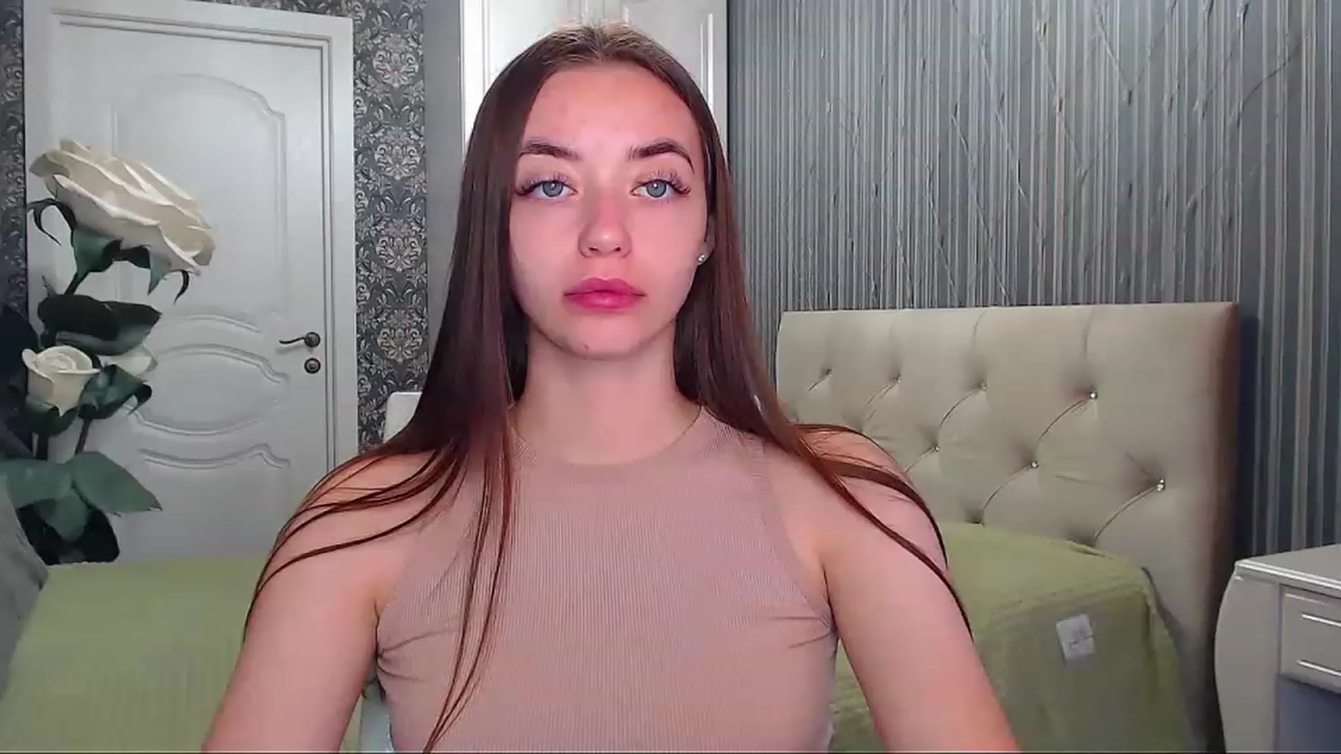 Gallery image thumbnail from EmeraldLilyyy's myfreecams stream on, 06/26/2023, 07:21 image 10 of 20