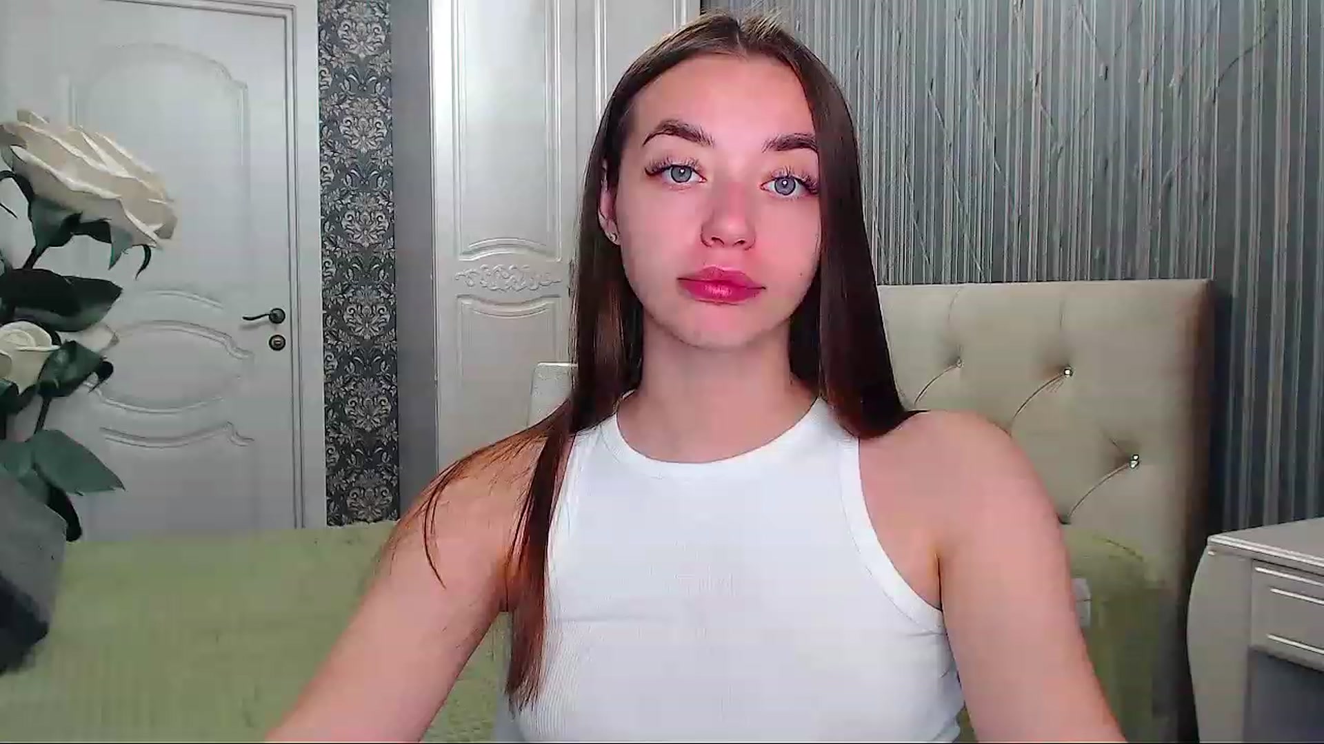 Gallery image thumbnail from EmeraldLilyyy's myfreecams stream on, 06/29/2023, 11:17 image 19 of 20