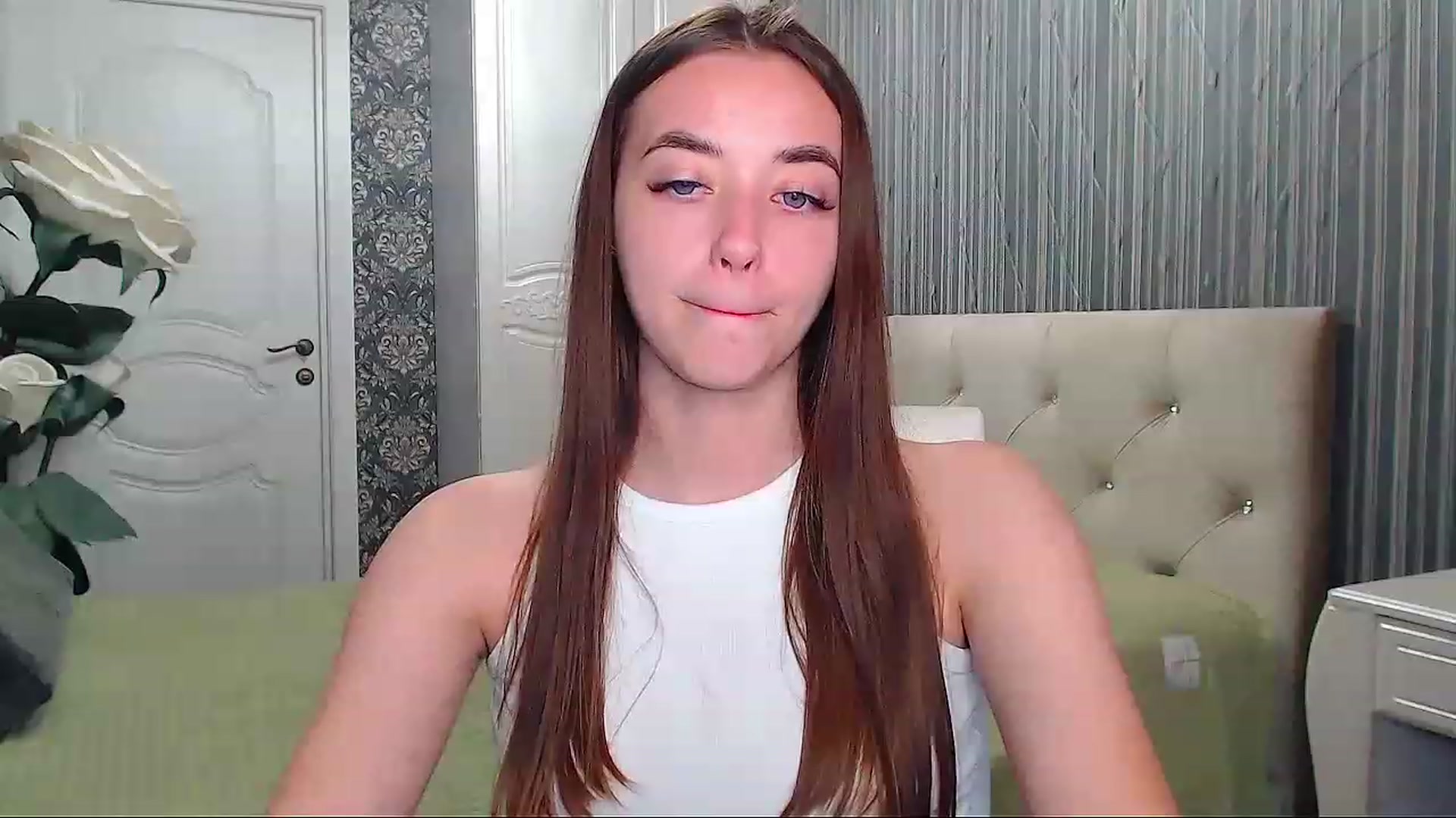 Gallery image thumbnail from EmeraldLilyyy's myfreecams stream on, 06/29/2023, 11:17 image 8 of 20