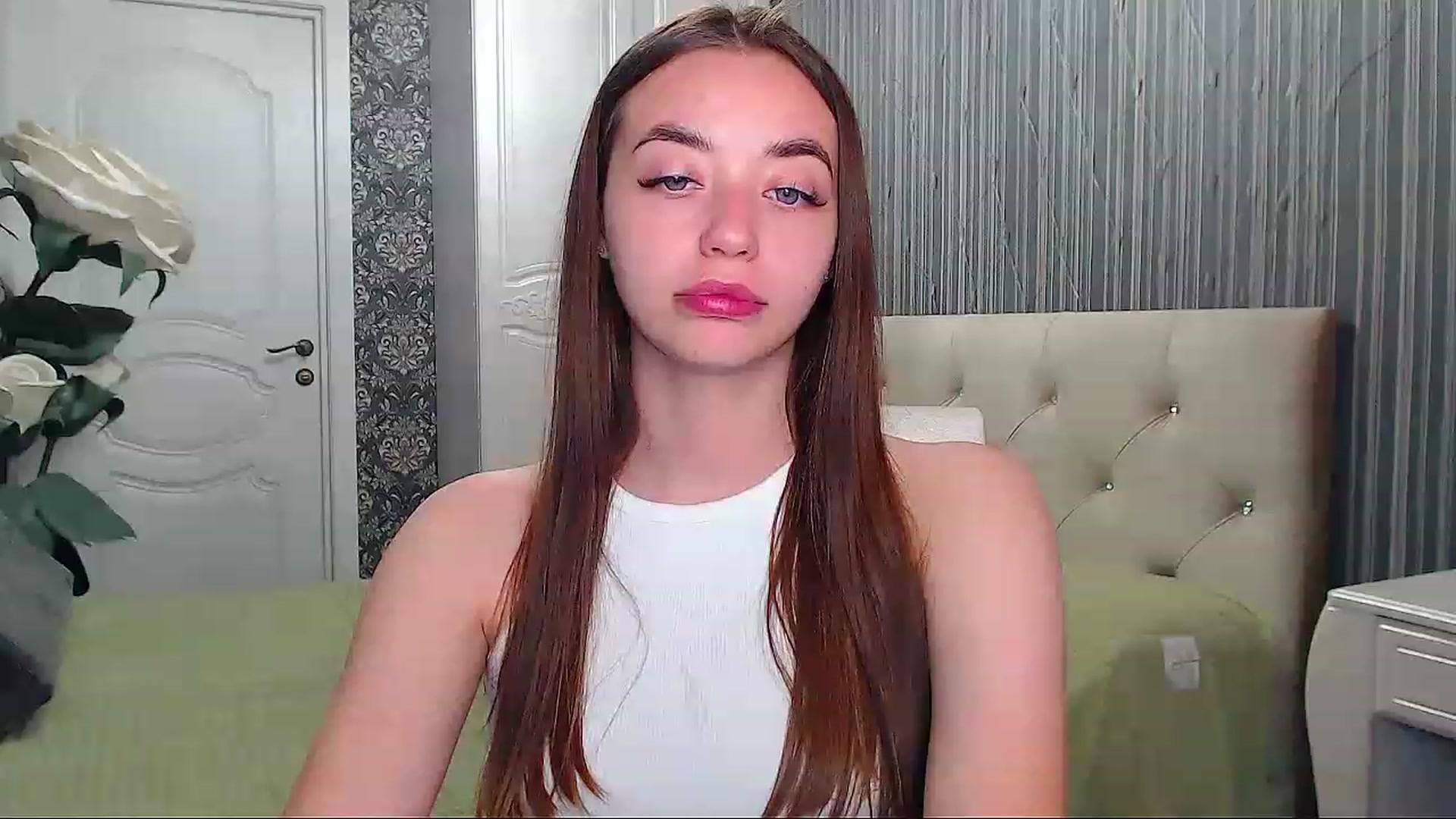 Gallery image thumbnail from EmeraldLilyyy's myfreecams stream on, 06/29/2023, 11:17 image 9 of 20