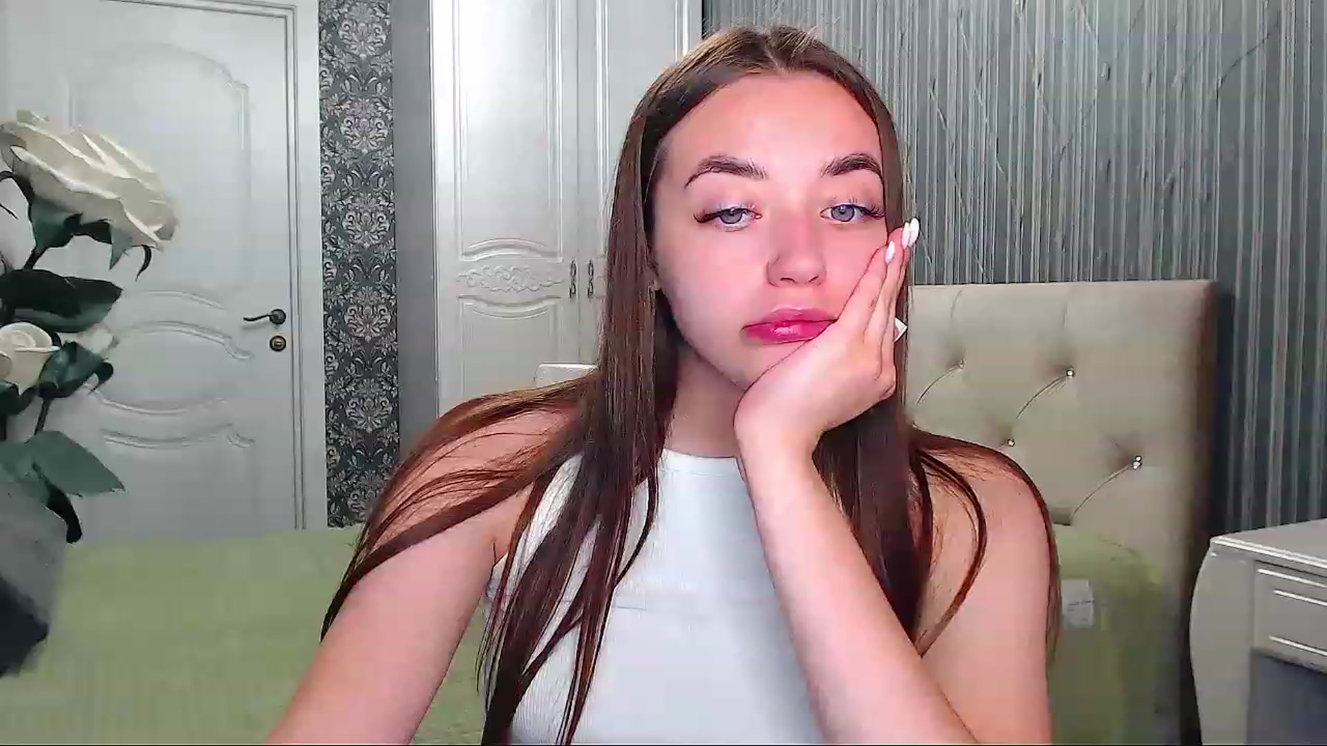 Gallery image thumbnail from EmeraldLilyyy's myfreecams stream on, 06/29/2023, 11:17 image 16 of 20