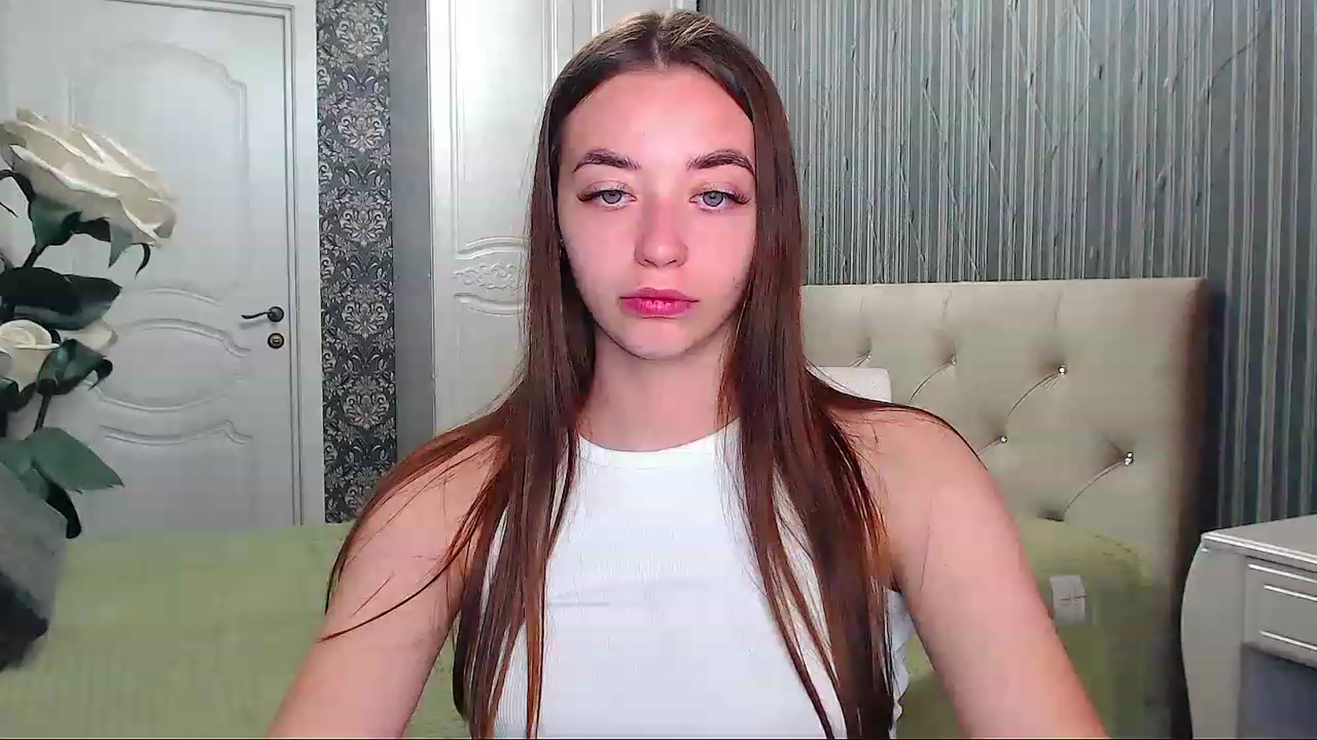 Gallery image thumbnail from EmeraldLilyyy's myfreecams stream on, 06/29/2023, 11:17 image 17 of 20