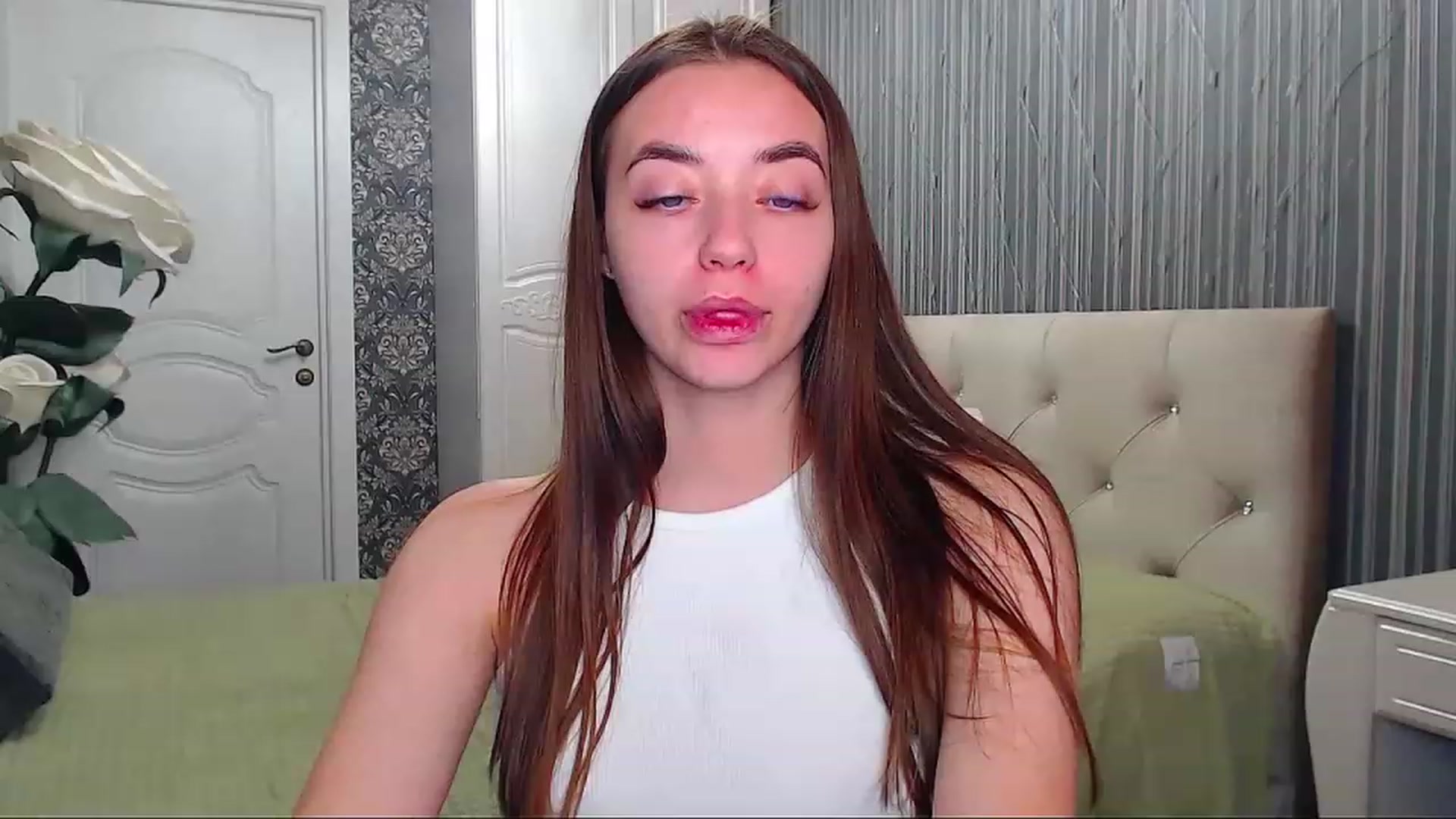 Gallery image thumbnail from EmeraldLilyyy's myfreecams stream on, 06/29/2023, 11:17 image 4 of 20