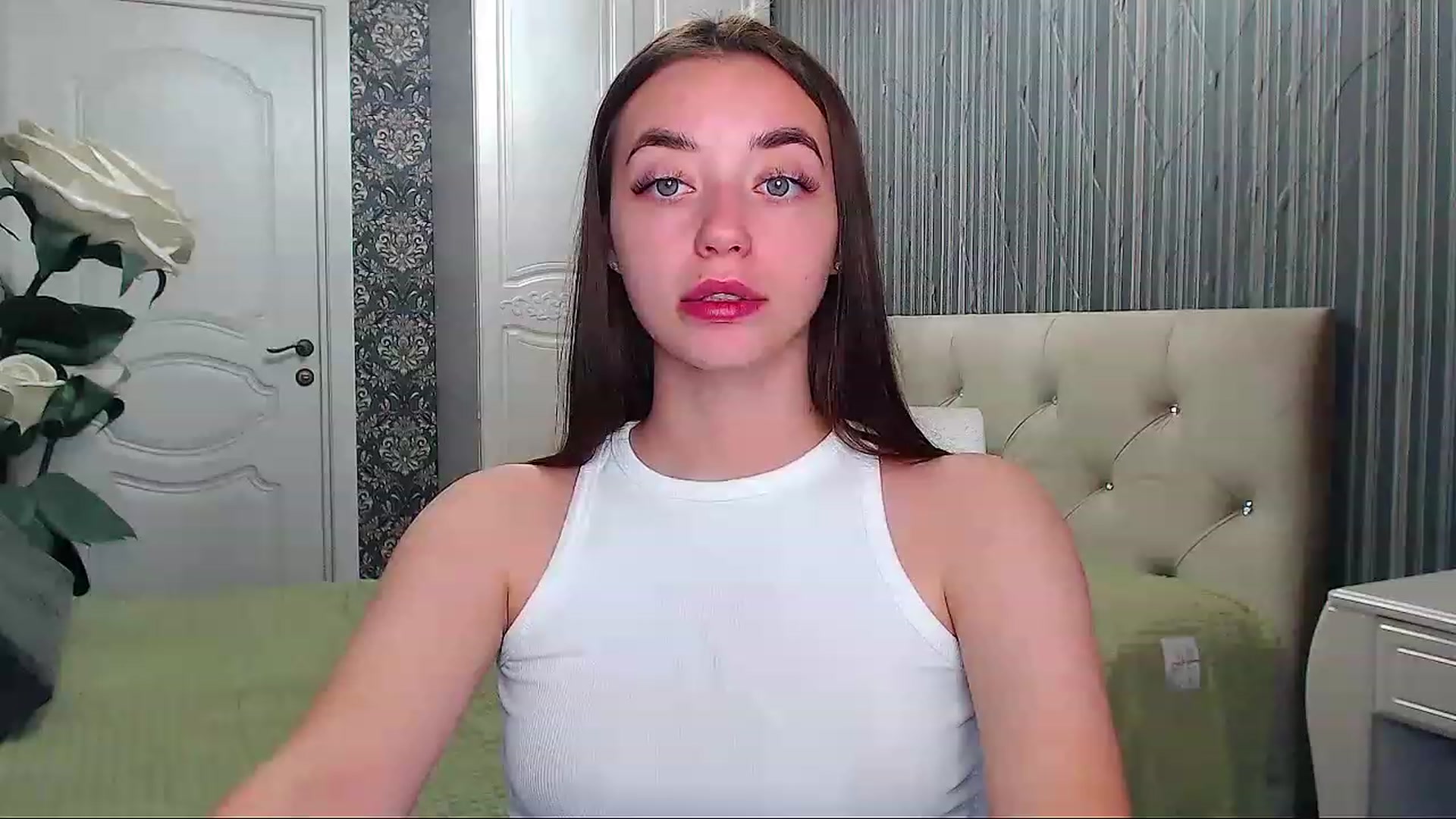 Gallery image thumbnail from EmeraldLilyyy's myfreecams stream on, 06/29/2023, 11:17 image 13 of 20