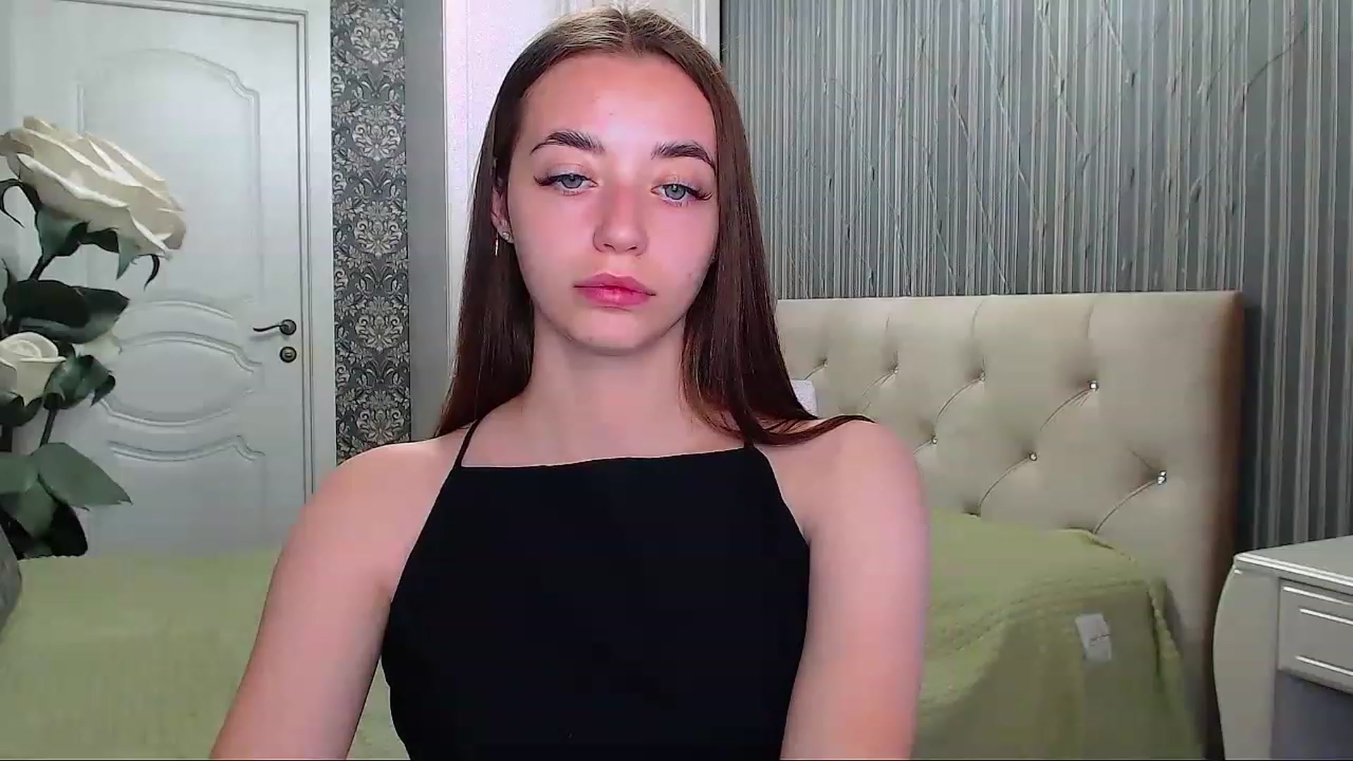 Gallery image thumbnail from EmeraldLilyyy's myfreecams stream on, 06/30/2023, 08:28 image 16 of 20