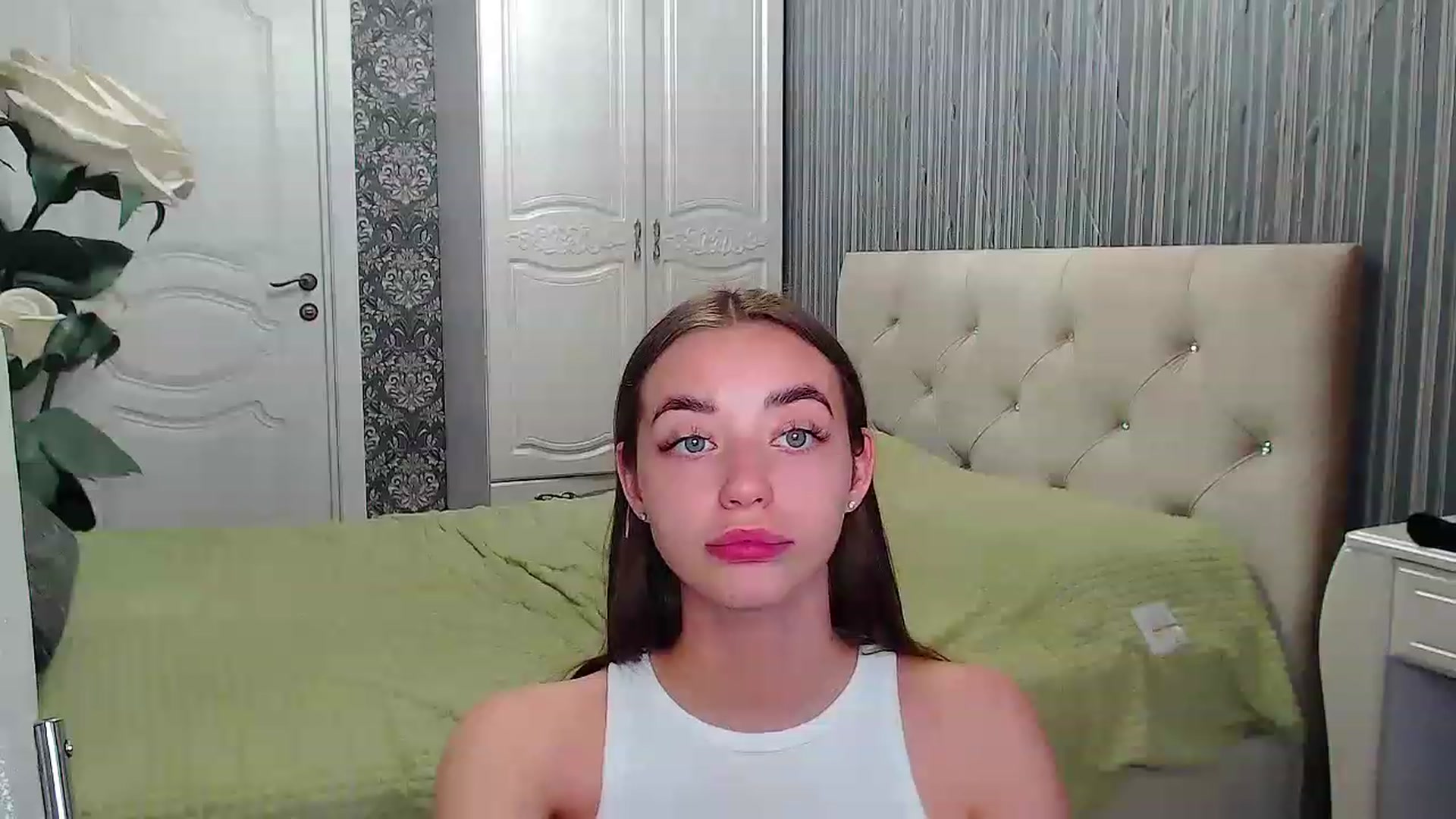Gallery image thumbnail from EmeraldLilyyy's myfreecams stream on, 07/03/2023, 12:46 image 7 of 20