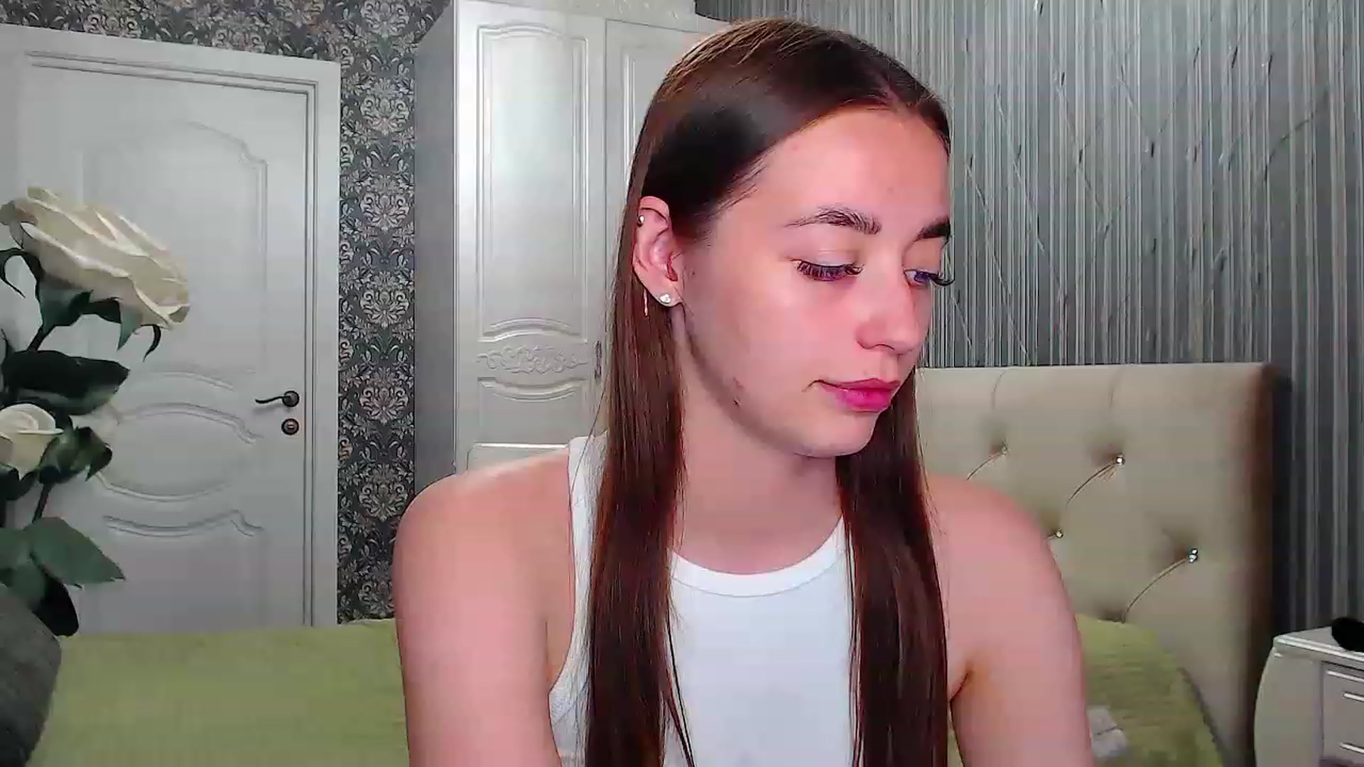 Gallery image thumbnail from EmeraldLilyyy's myfreecams stream on, 07/03/2023, 12:46 image 11 of 20