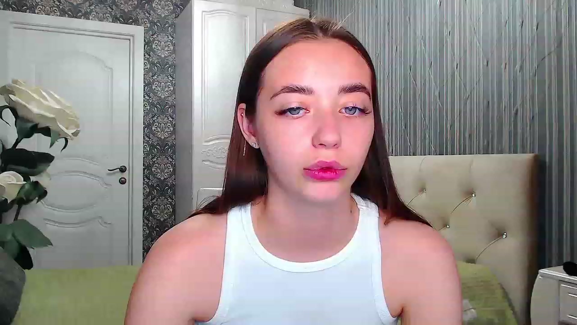 Gallery image thumbnail from EmeraldLilyyy's myfreecams stream on, 07/03/2023, 12:46 image 13 of 20