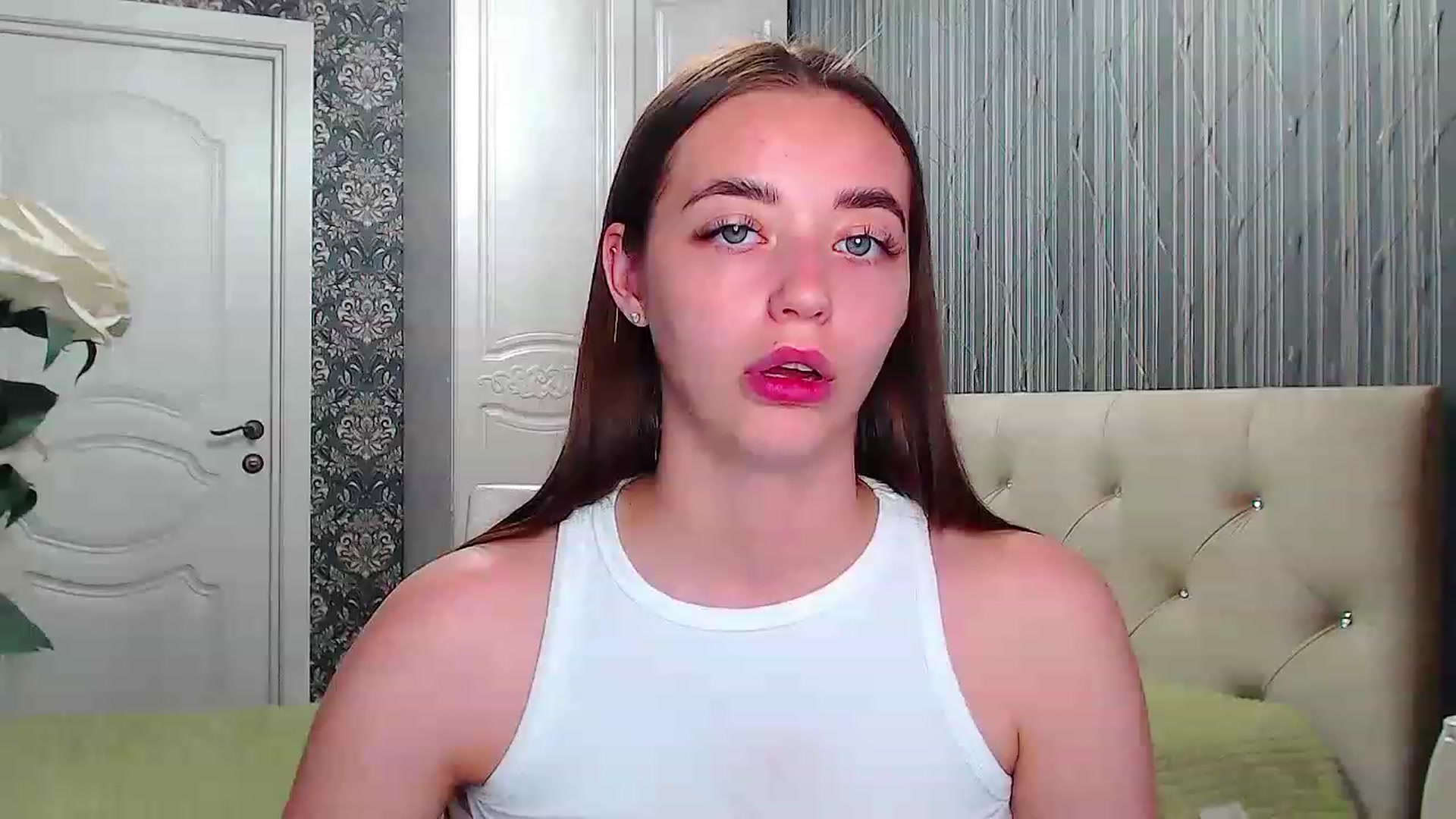 Gallery image thumbnail from EmeraldLilyyy's myfreecams stream on, 07/03/2023, 12:46 image 15 of 20