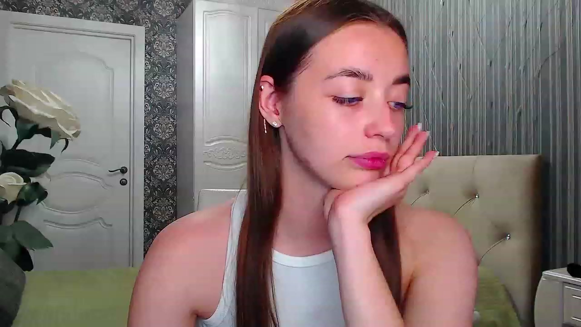 Gallery image thumbnail from EmeraldLilyyy's myfreecams stream on, 07/03/2023, 12:46 image 10 of 20
