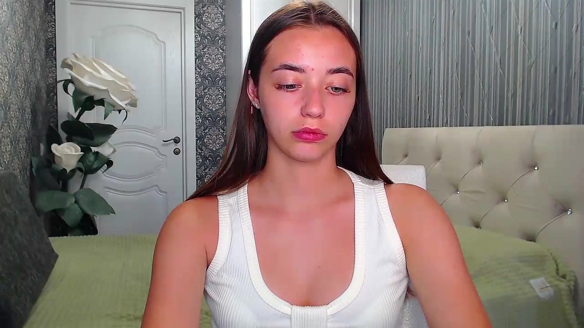 Gallery image thumbnail from EmeraldLilyyy's myfreecams stream on, 07/15/2023, 11:13 image 7 of 20