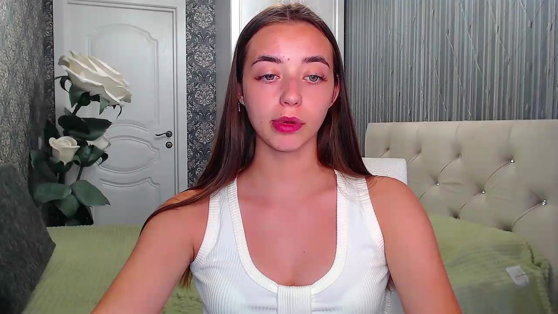 Gallery image thumbnail from EmeraldLilyyy's myfreecams stream on, 07/15/2023, 11:13 image 19 of 20