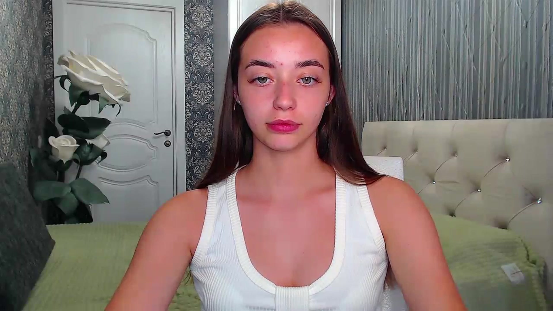 Gallery image thumbnail from EmeraldLilyyy's myfreecams stream on, 07/15/2023, 12:01 image 10 of 20