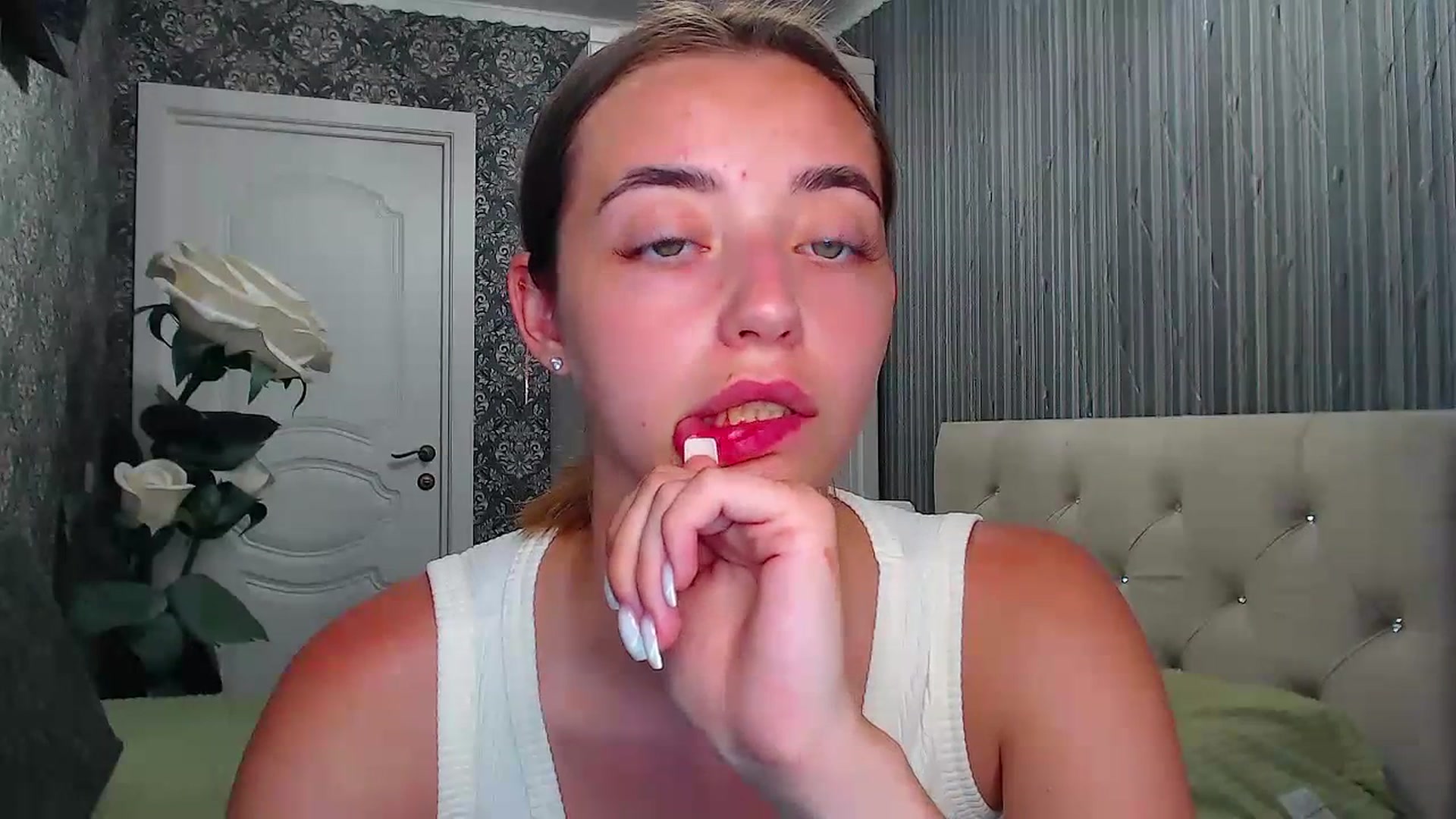 Gallery image thumbnail from EmeraldLilyyy's myfreecams stream on, 07/15/2023, 13:12 image 4 of 20