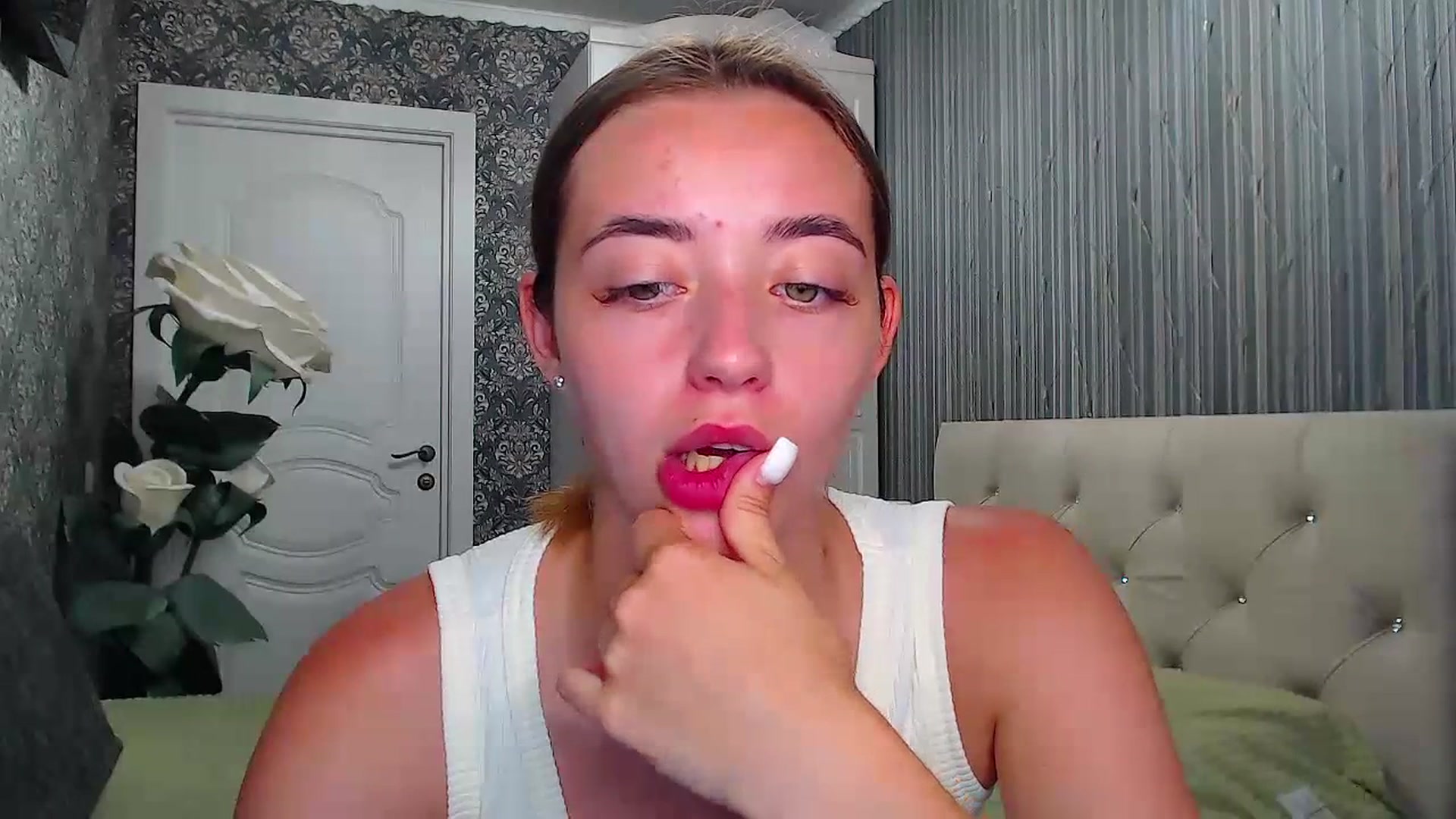 Gallery image thumbnail from EmeraldLilyyy's myfreecams stream on, 07/15/2023, 13:12 image 6 of 20