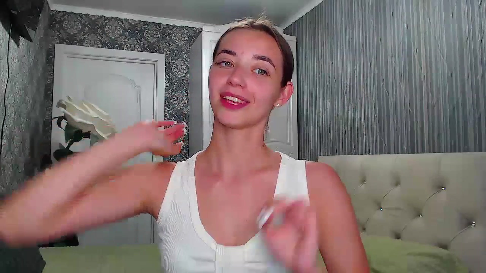 Gallery image thumbnail from EmeraldLilyyy's myfreecams stream on, 07/15/2023, 13:12 image 2 of 20