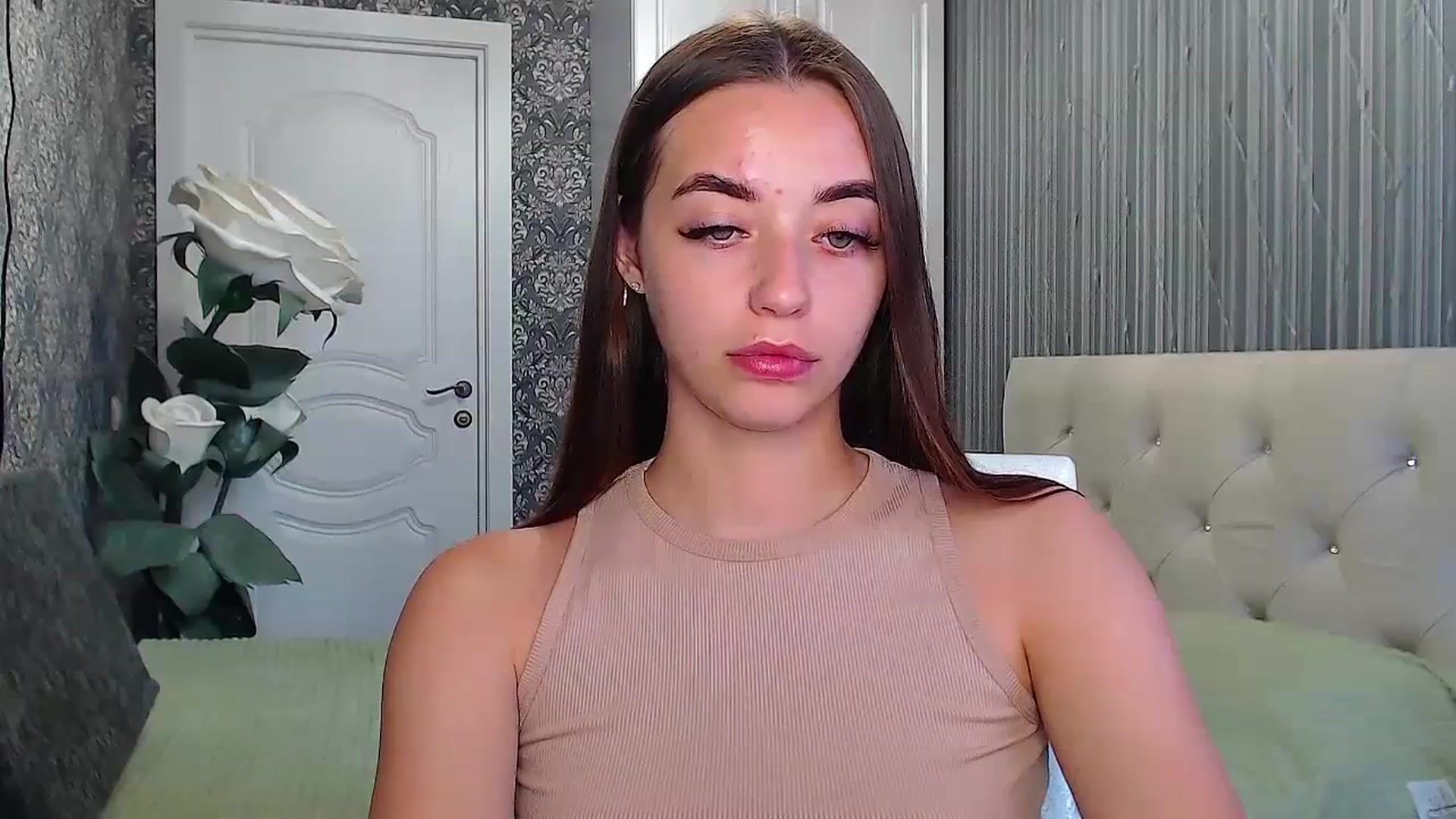 Gallery image thumbnail from EmeraldLilyyy's myfreecams stream on, 07/16/2023, 12:05 image 19 of 20