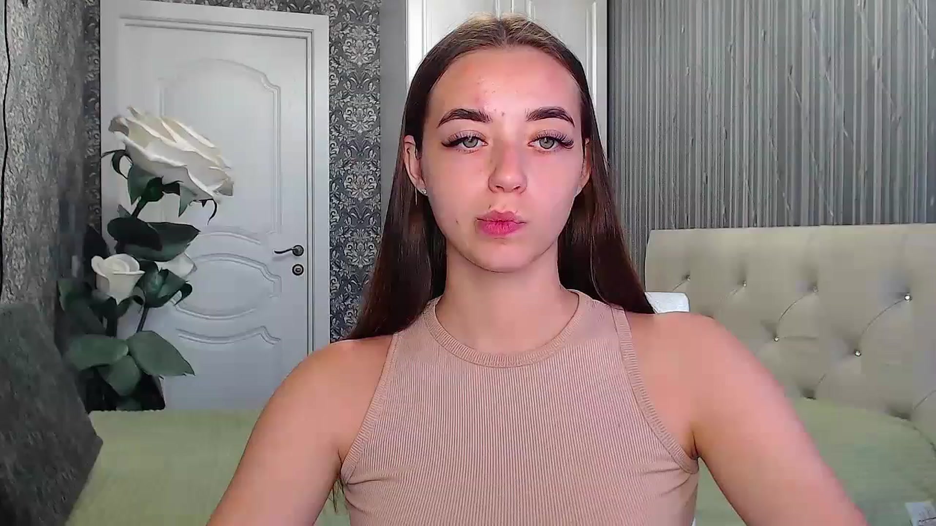 Gallery image thumbnail from EmeraldLilyyy's myfreecams stream on, 07/16/2023, 12:05 image 5 of 20