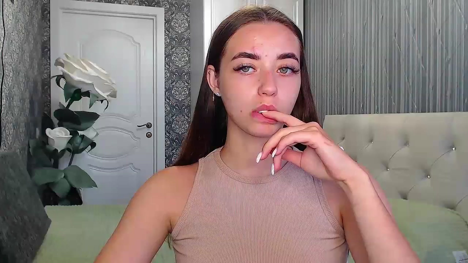 Gallery image thumbnail from EmeraldLilyyy's myfreecams stream on, 07/16/2023, 12:05 image 3 of 20